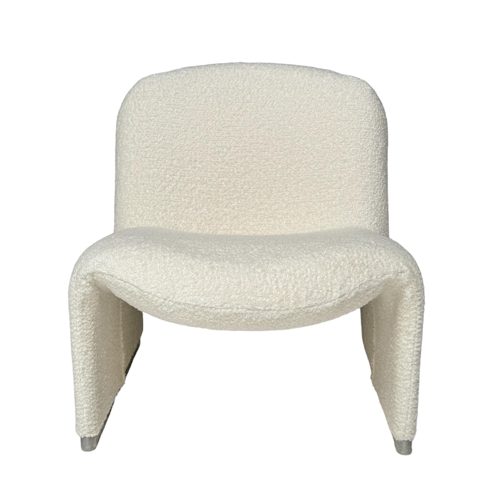 Giancarlo Piretti Due poltrone Alky moderne di metà secolo in Bouclé, anni '70 in vendita 2