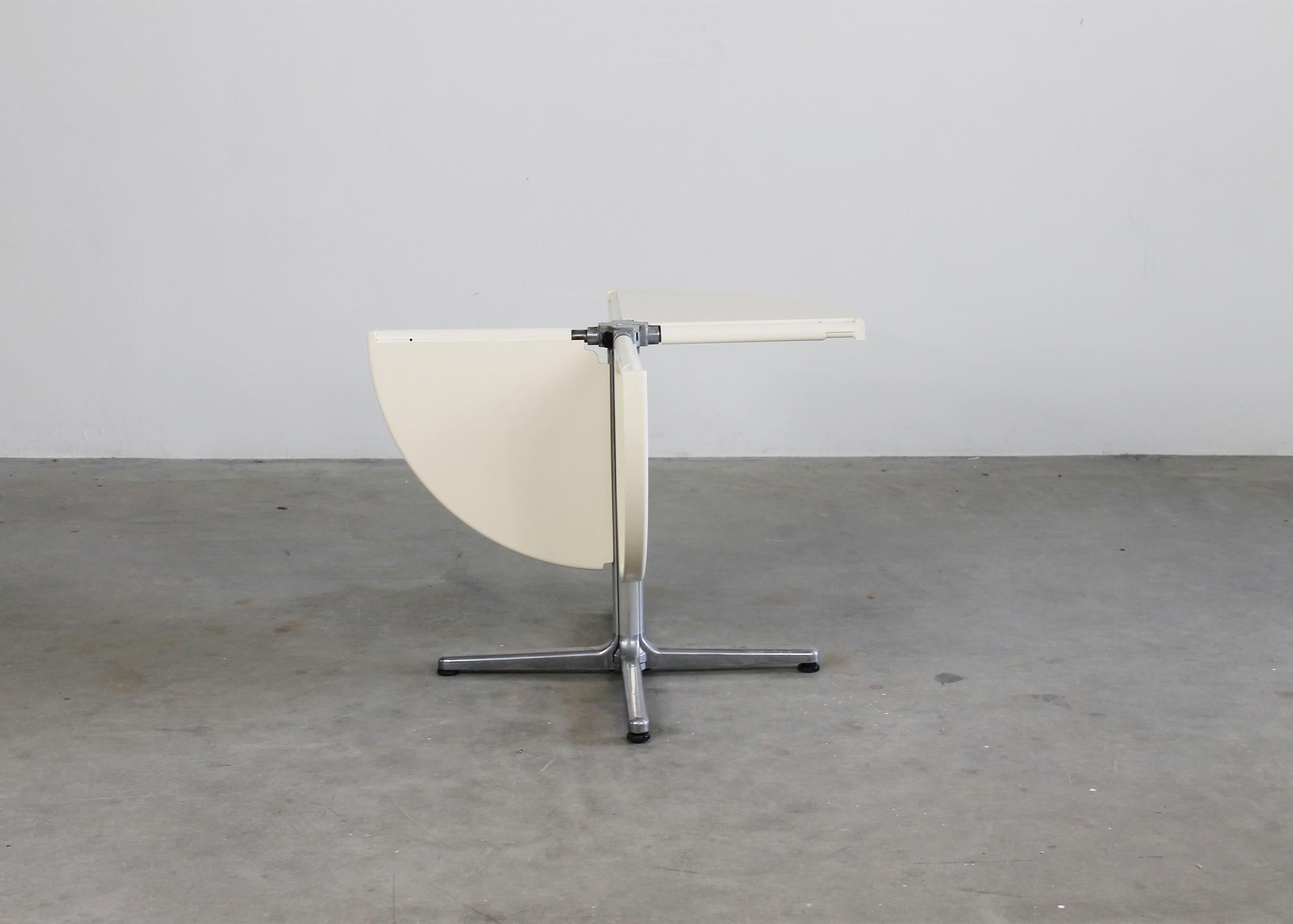 Mid-Century Modern Giancarlo Piretti White Plano Folding Table by Anonima Castelli 1970s
