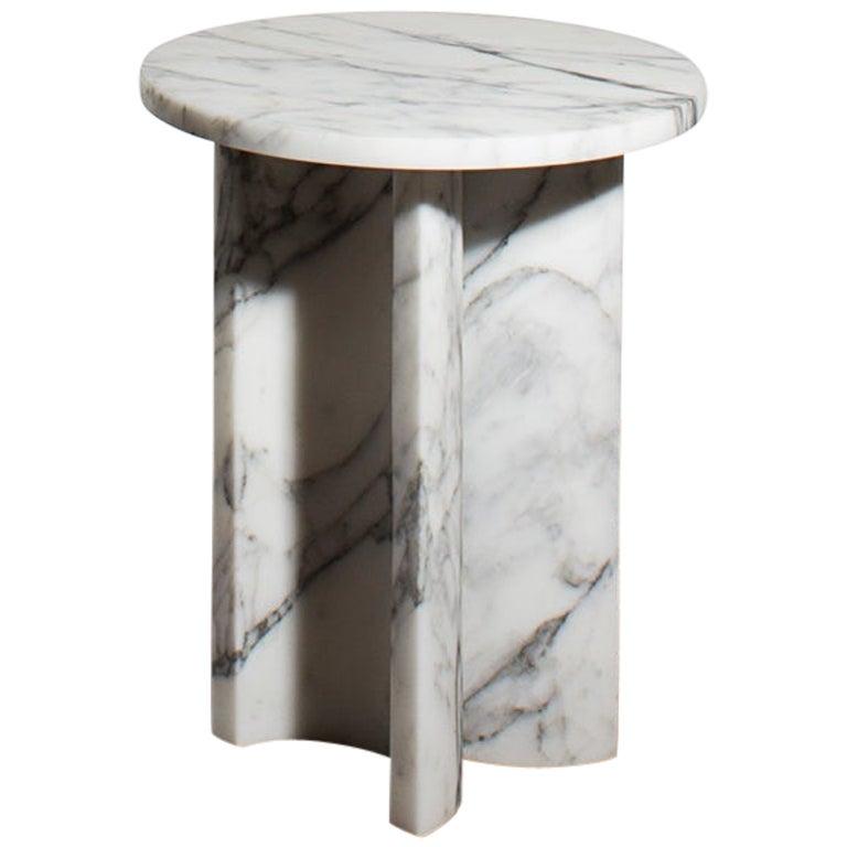 The objects presented pay tribute to the material itself in a very concise and geometric way. Marble carries not only the idea of luxury and exclusivity, but prides itself to convey historical values and notions of technical achievements that are