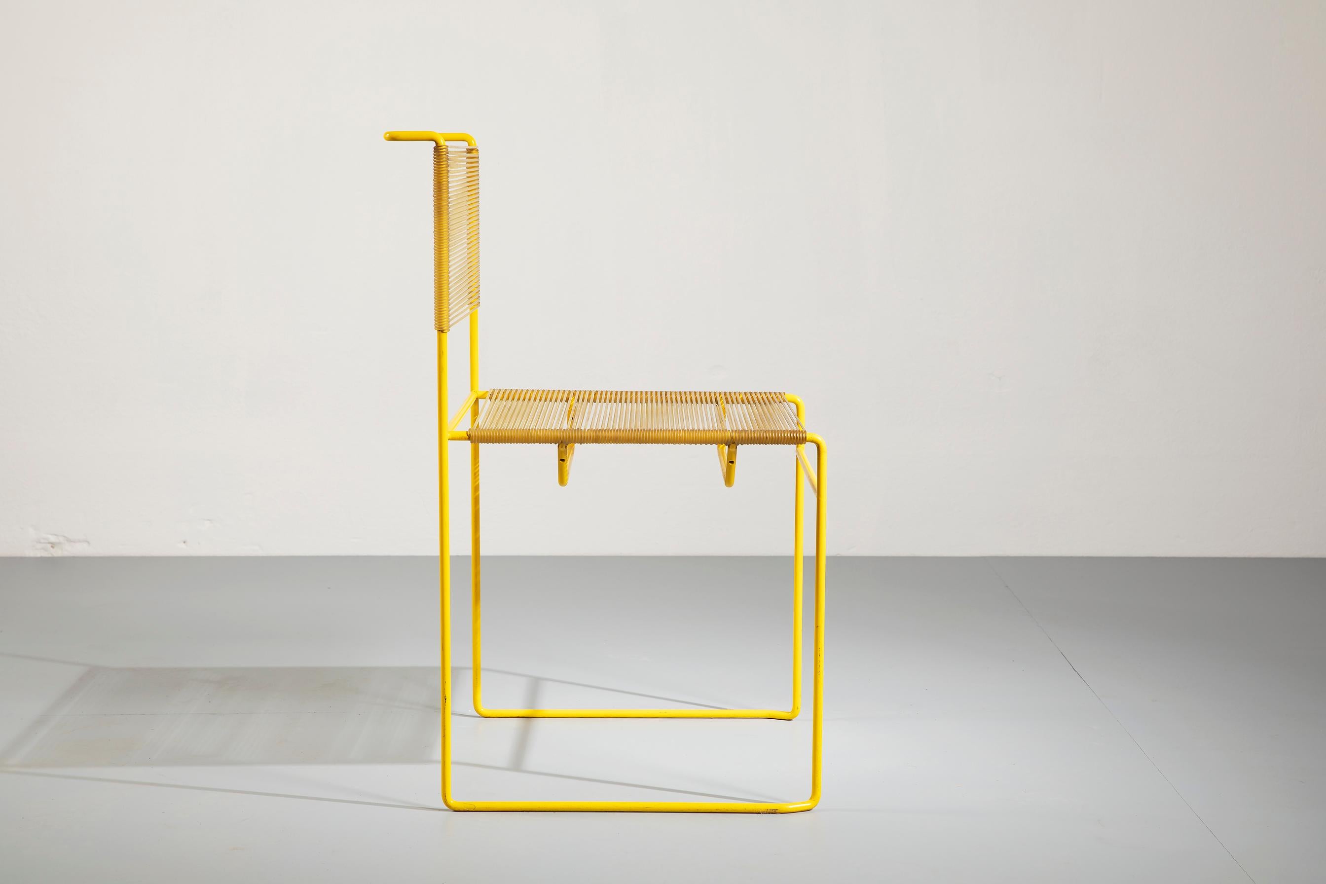 Laqué Ensemble de quatre chaises jaune « Spaghetti » de Giandomenico Belotti pour Fly Line, 1970 en vente