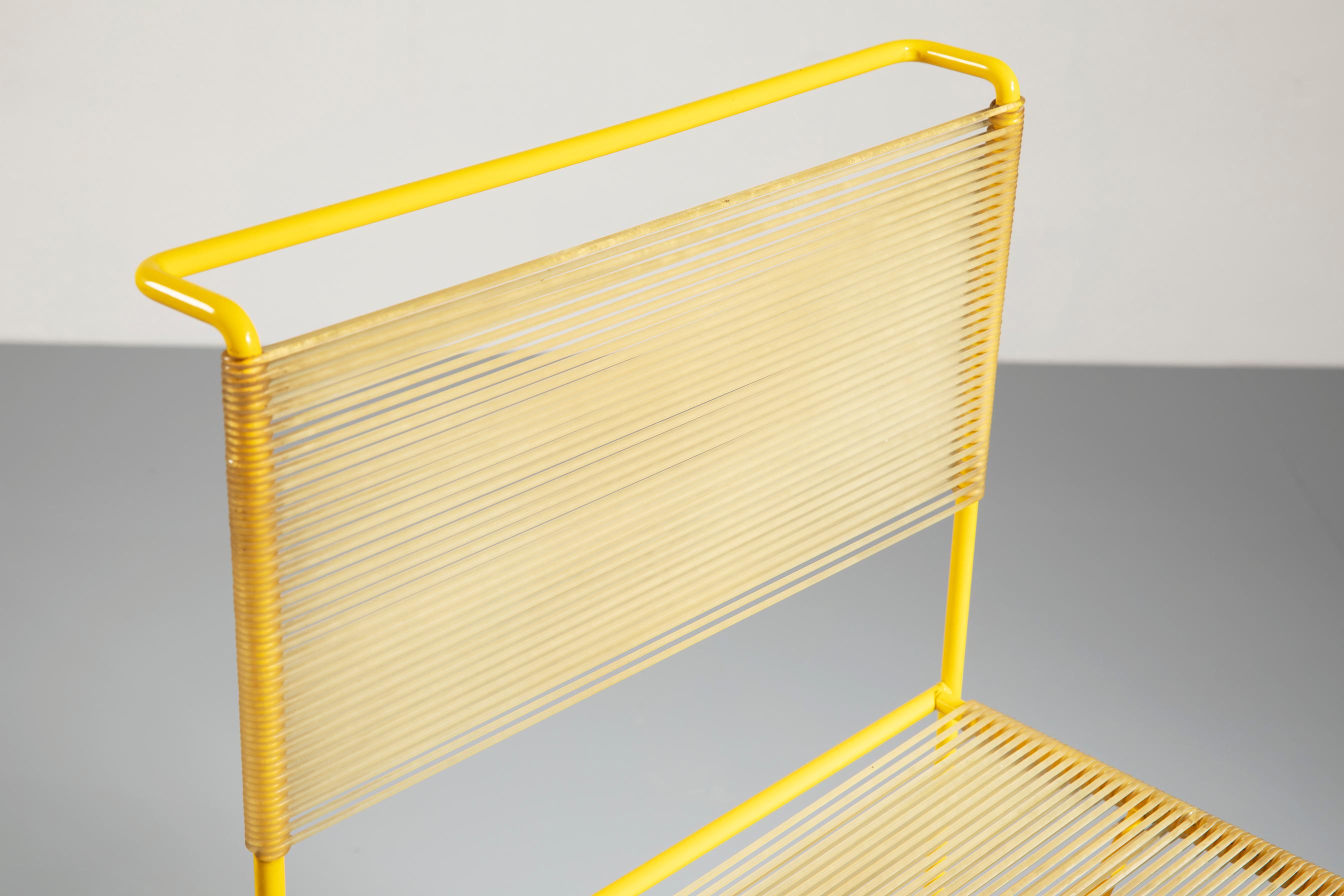 Plastique Ensemble de quatre chaises jaune « Spaghetti » de Giandomenico Belotti pour Fly Line, 1970 en vente