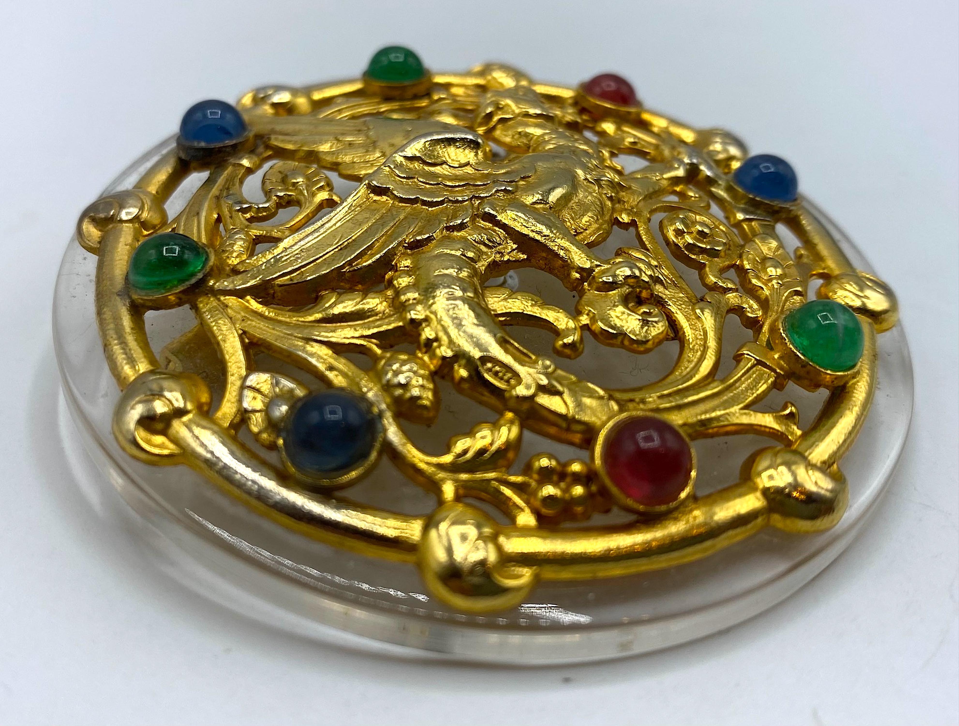  Gianfranco Ferre Broche griffon classique ornée de bijoux des années 1980 Unisexe 