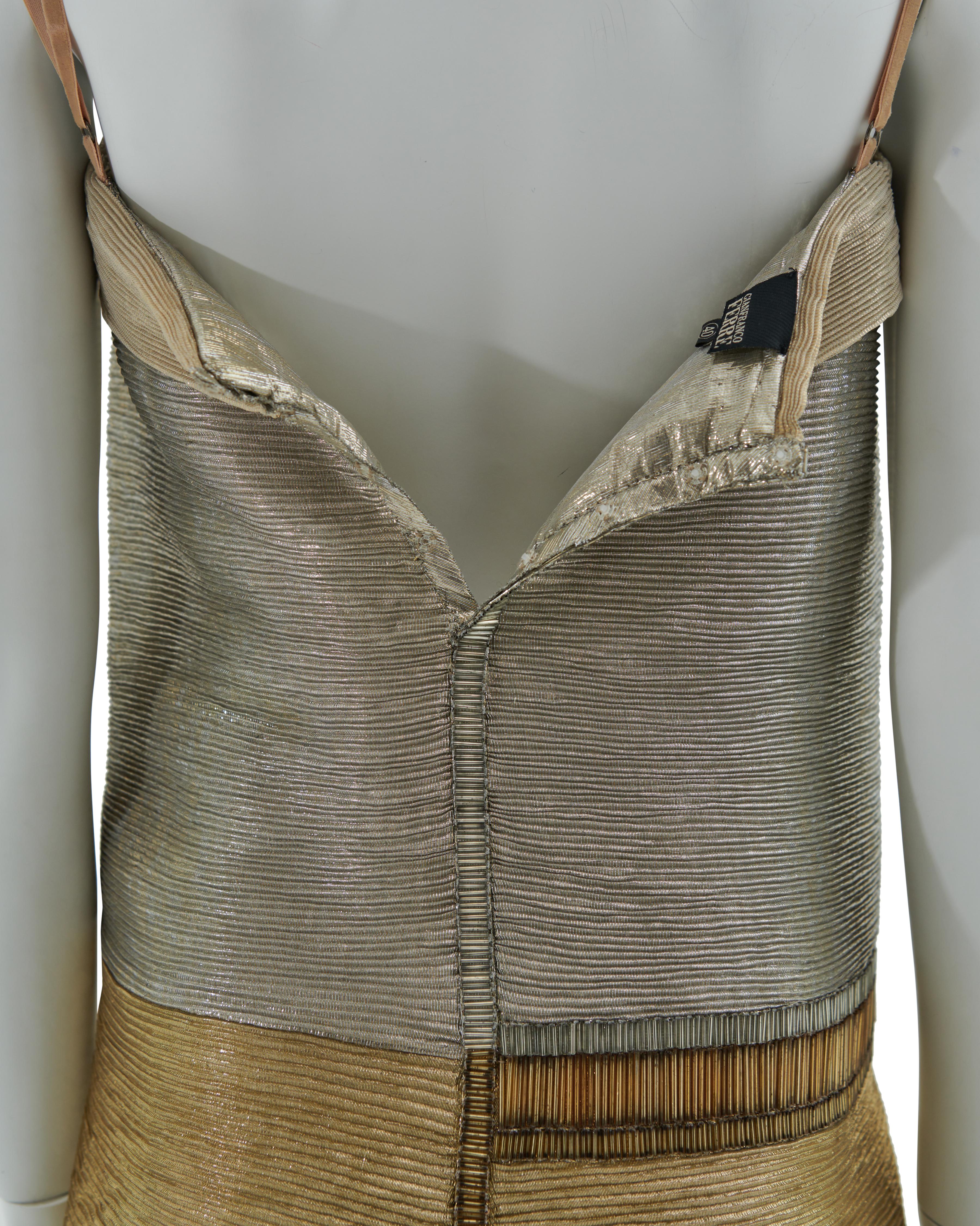 Gianfranco Ferrè 1990s Gold silk chiffon lurex cocktail dress with beaded work in vendita 3
