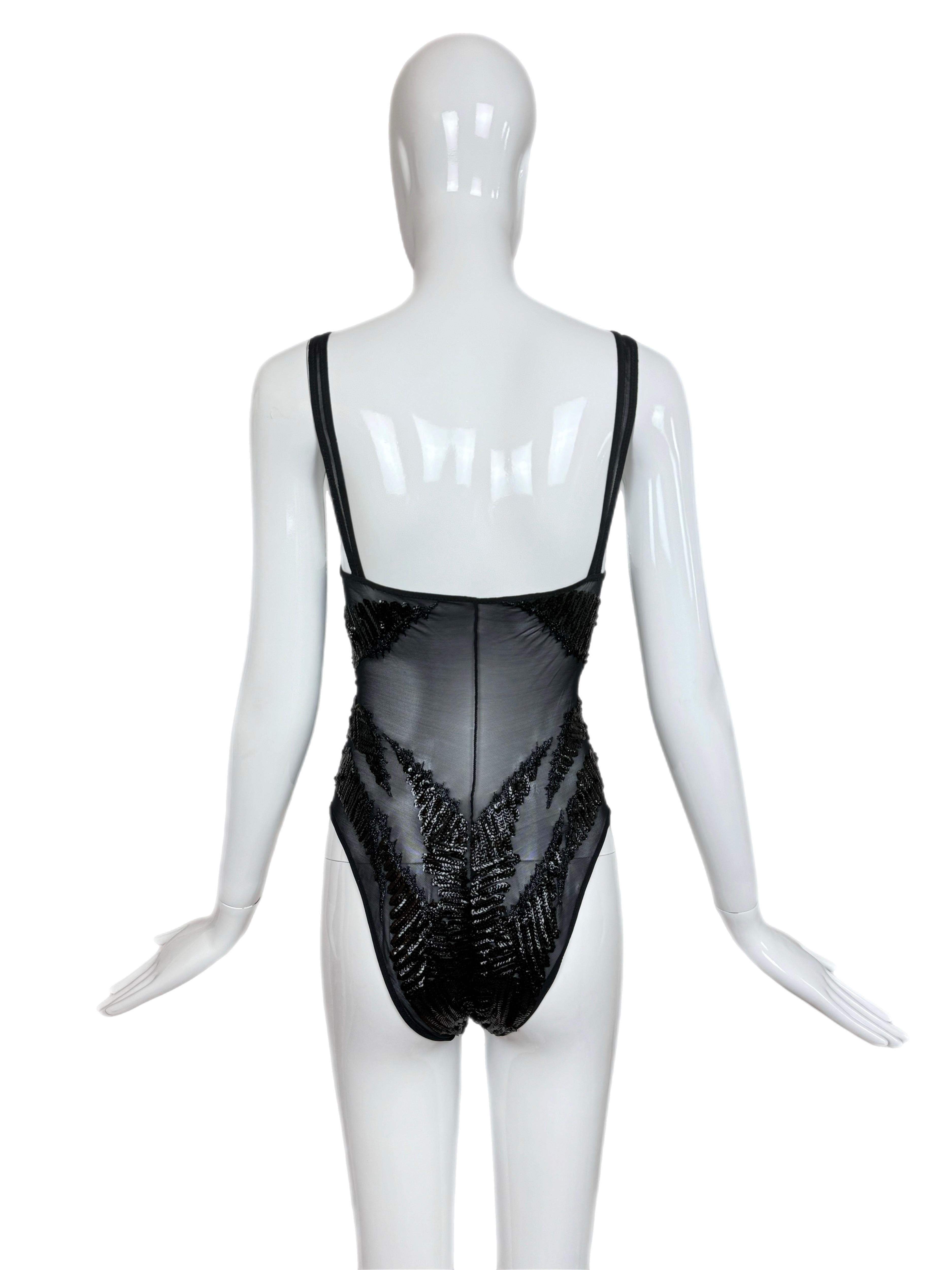 GIANFRANCO FERRE Traje negro vintage de los 90 con adornos en venta 1