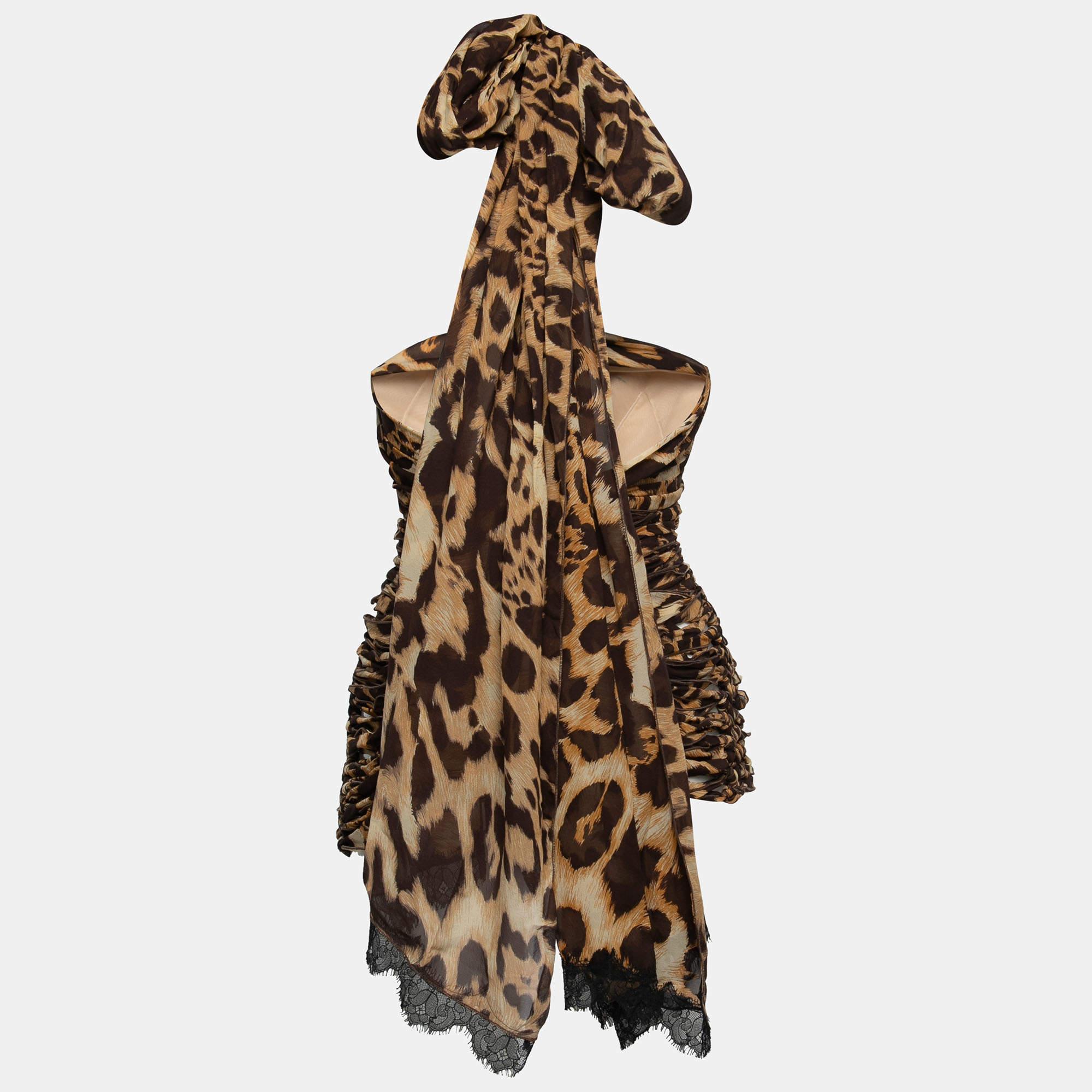 Find great style and comfort both while wearing this top. Style it with a pair of jeans and flats.