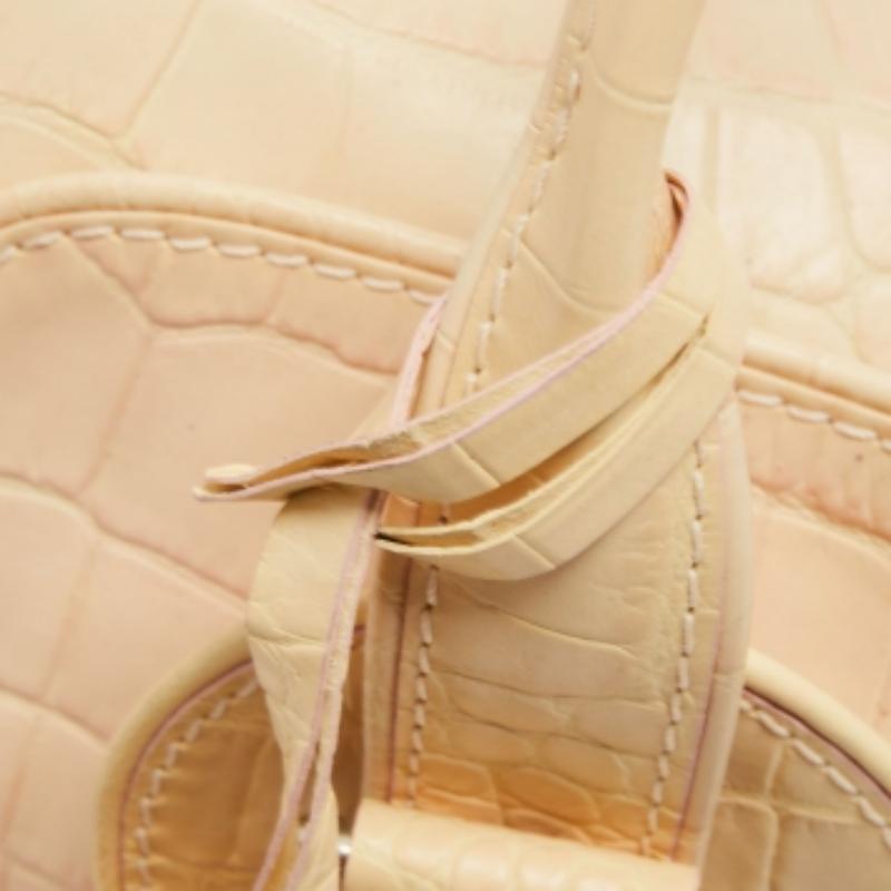 Gianfranco Ferrè Borsa Boston in pelle goffrata alligatore beige In condizioni buone in vendita a Dubai, Al Qouz 2
