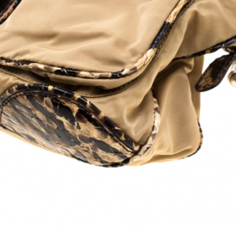 Gianfranco Ferre Sacoche en nylon/python et poils de veau beige/marron en vente 3