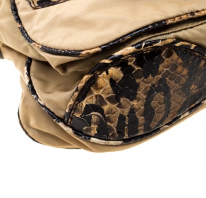Gianfranco Ferre Sacoche en nylon/python et poils de veau beige/marron en vente 4