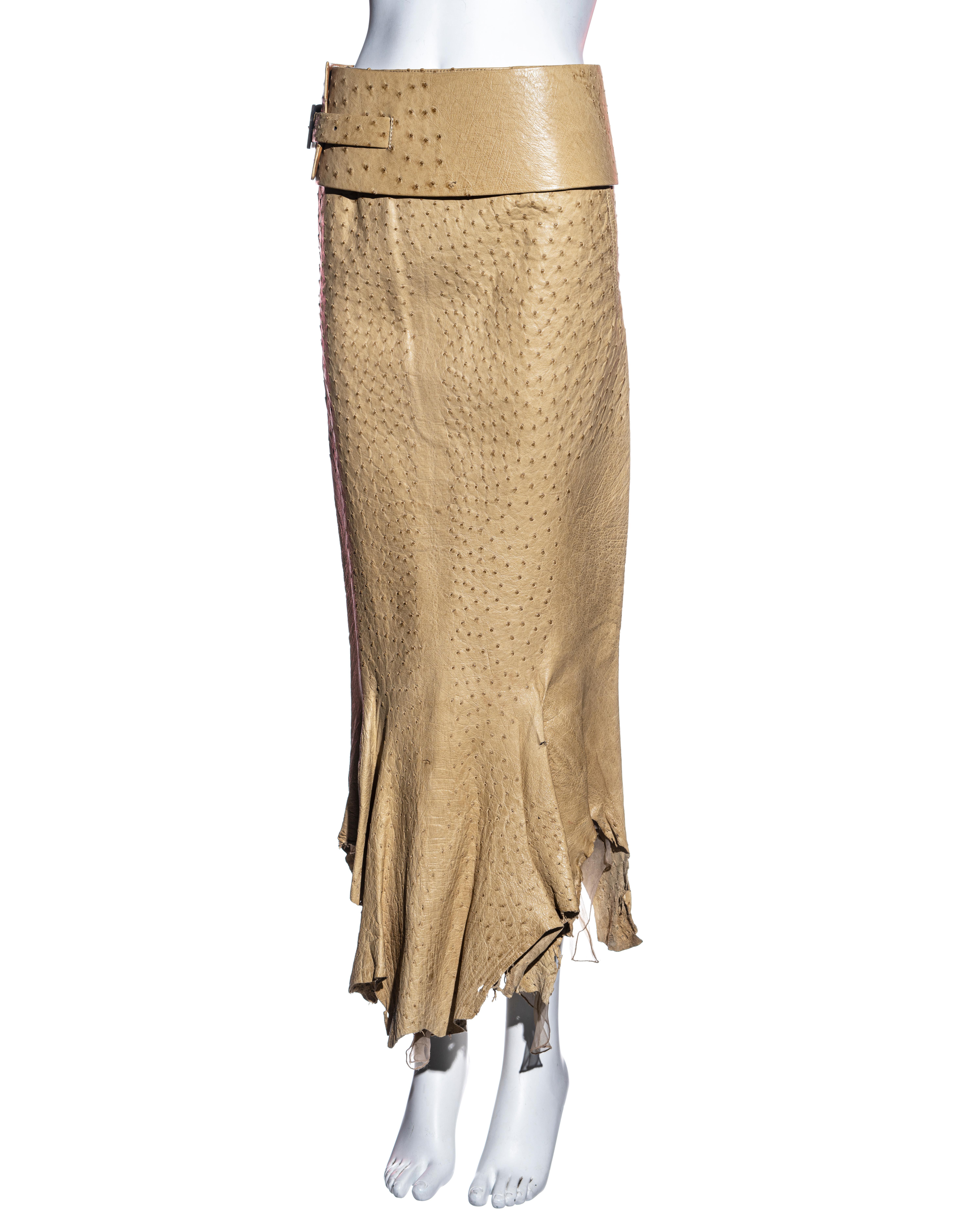 ▪ Gianfranco Ferre beige ostrich leather skirt and belt 
▪ Ankle length 
▪ Silk organza underskirt 
▪ Raw edge hem 
▪ Matching corset belt 
▪ IT 44 - FR 40 - UK 12 
▪ Spring-Summer 2000