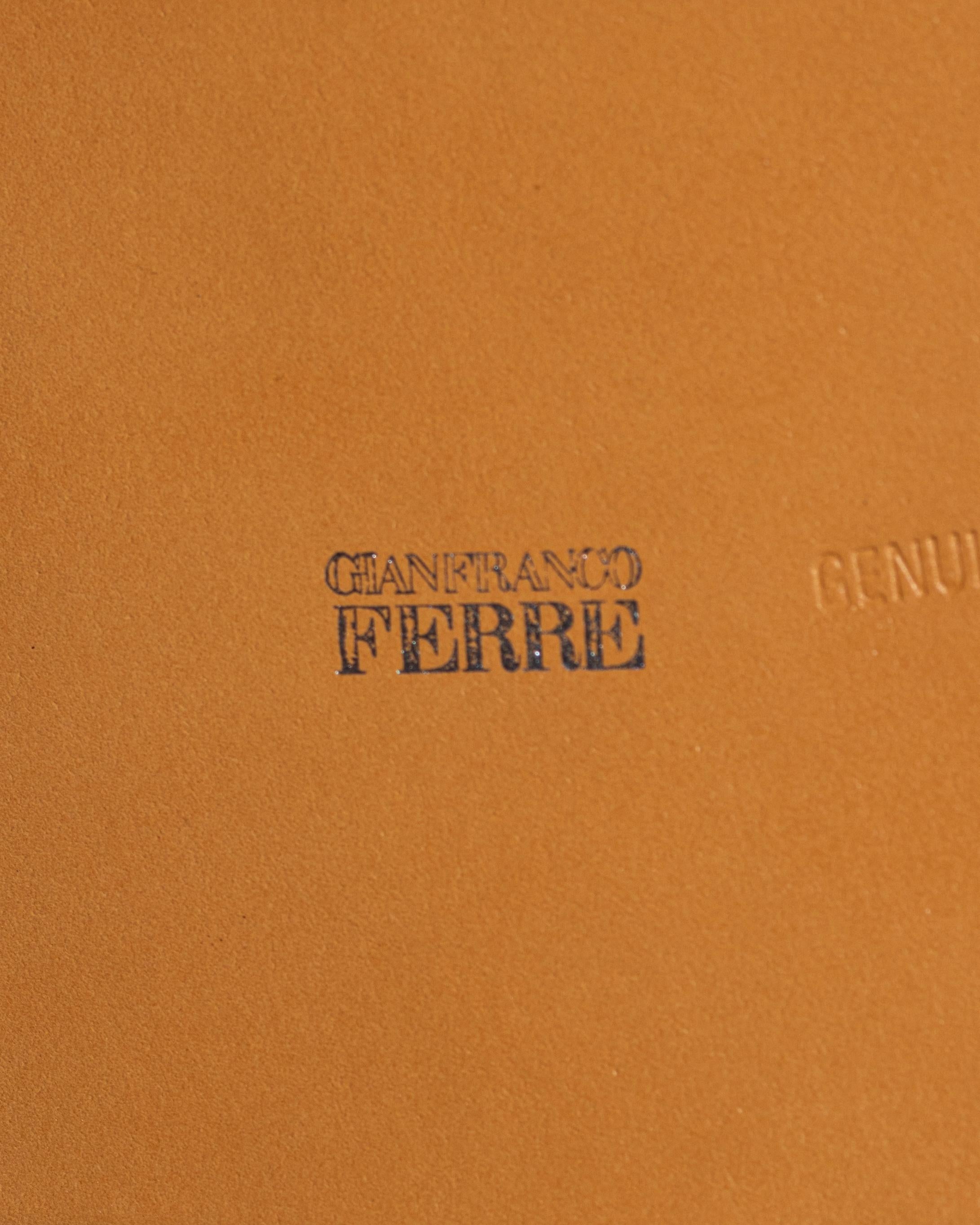 Jupe et ceinture en cuir d'autruche beige Gianfranco Ferre, P/E 2000 2