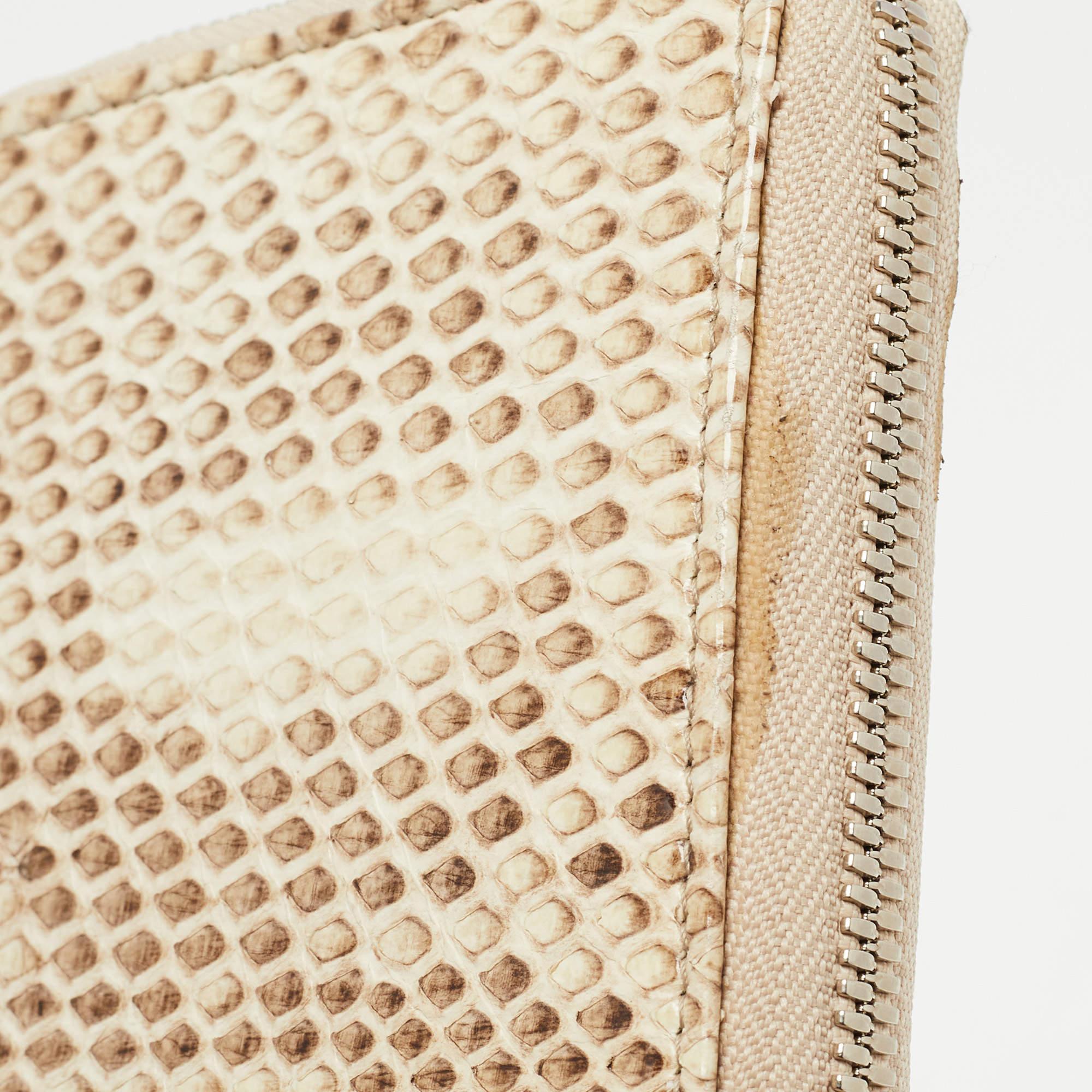 Gianfranco Ferre Beige Watersnake Leather Zip Around Oversized Wallet For Sale 3