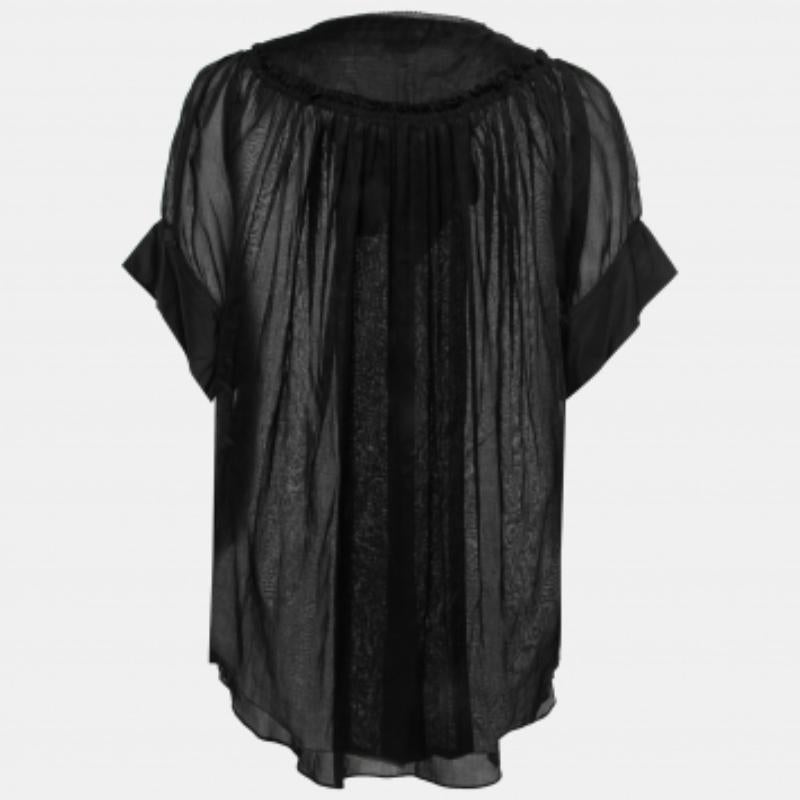 Completa la tua eleganza con una bella camicetta come questa. Con il suo design grazioso e il tessuto di qualità, questa blusa è la scelta migliore per apparire sofisticata ed elegante.