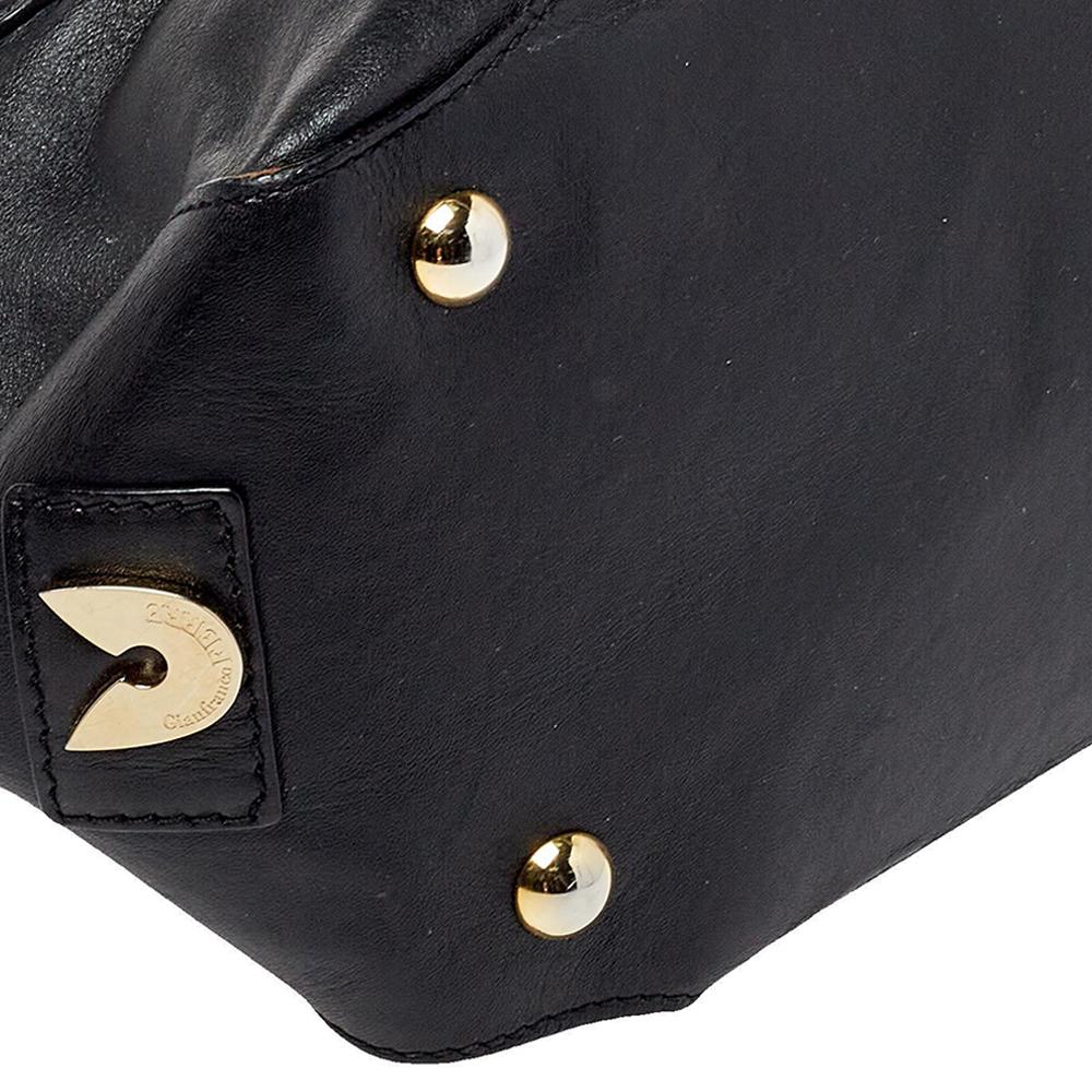 Gianfranco Ferre Black Leather Flap Satchel In Good Condition For Sale In Dubai, Al Qouz 2