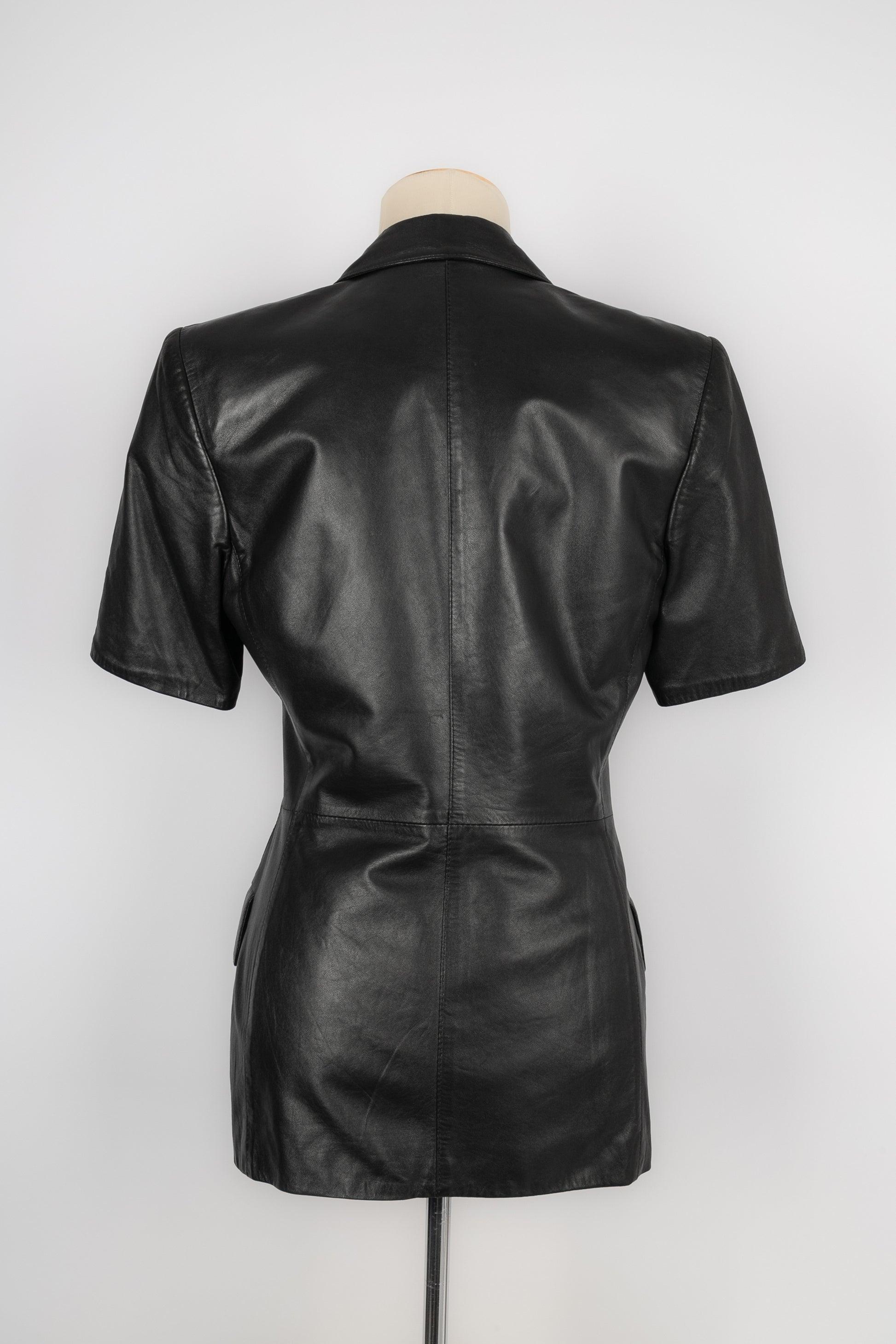 Gianfranco Ferre  Black Leather Short-Sleeve Jacket In Excellent Condition For Sale In SAINT-OUEN-SUR-SEINE, FR