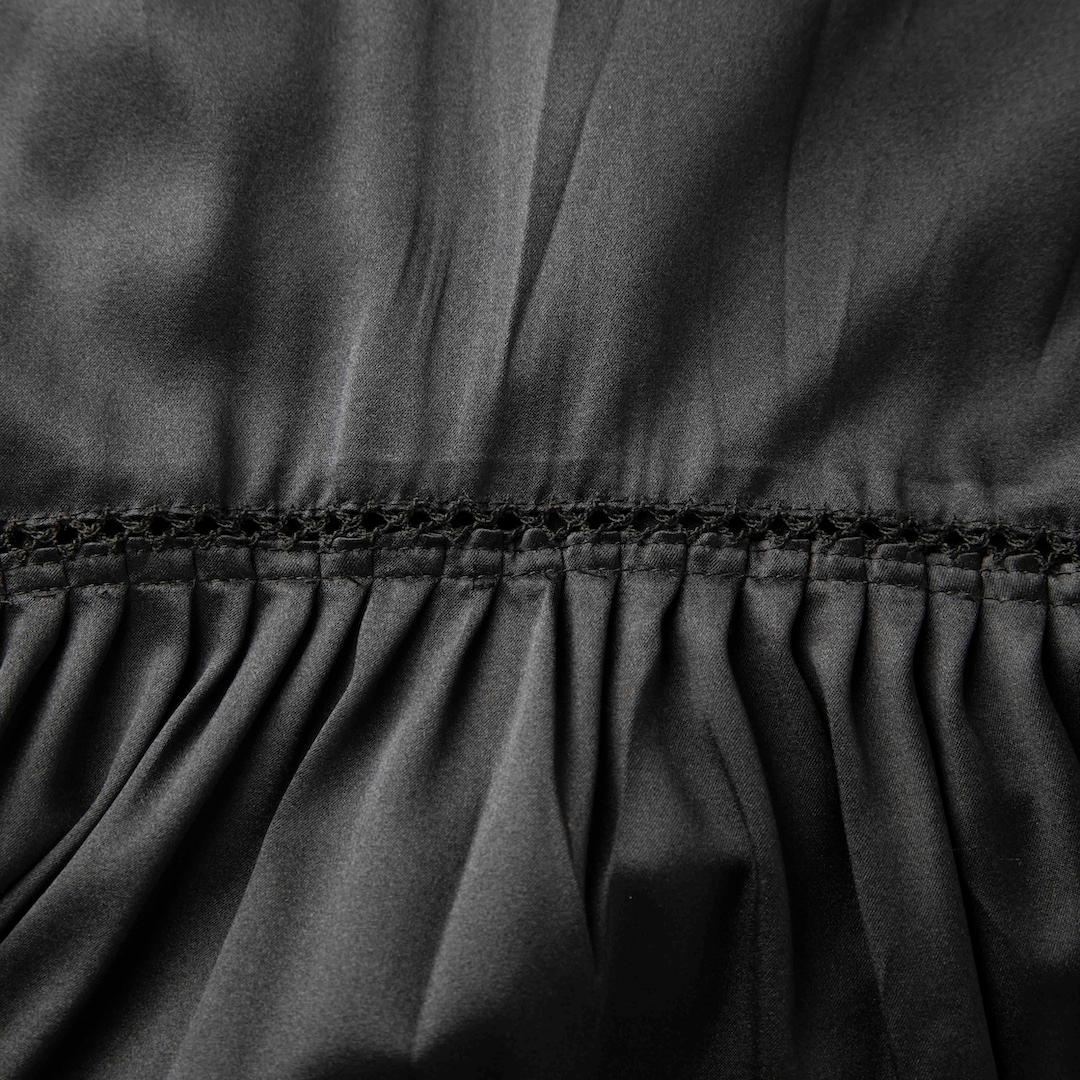Gianfranco Ferré Schwarzes langärmeliges Seidenkleid Größe XS im Zustand „Hervorragend“ im Angebot in London, GB