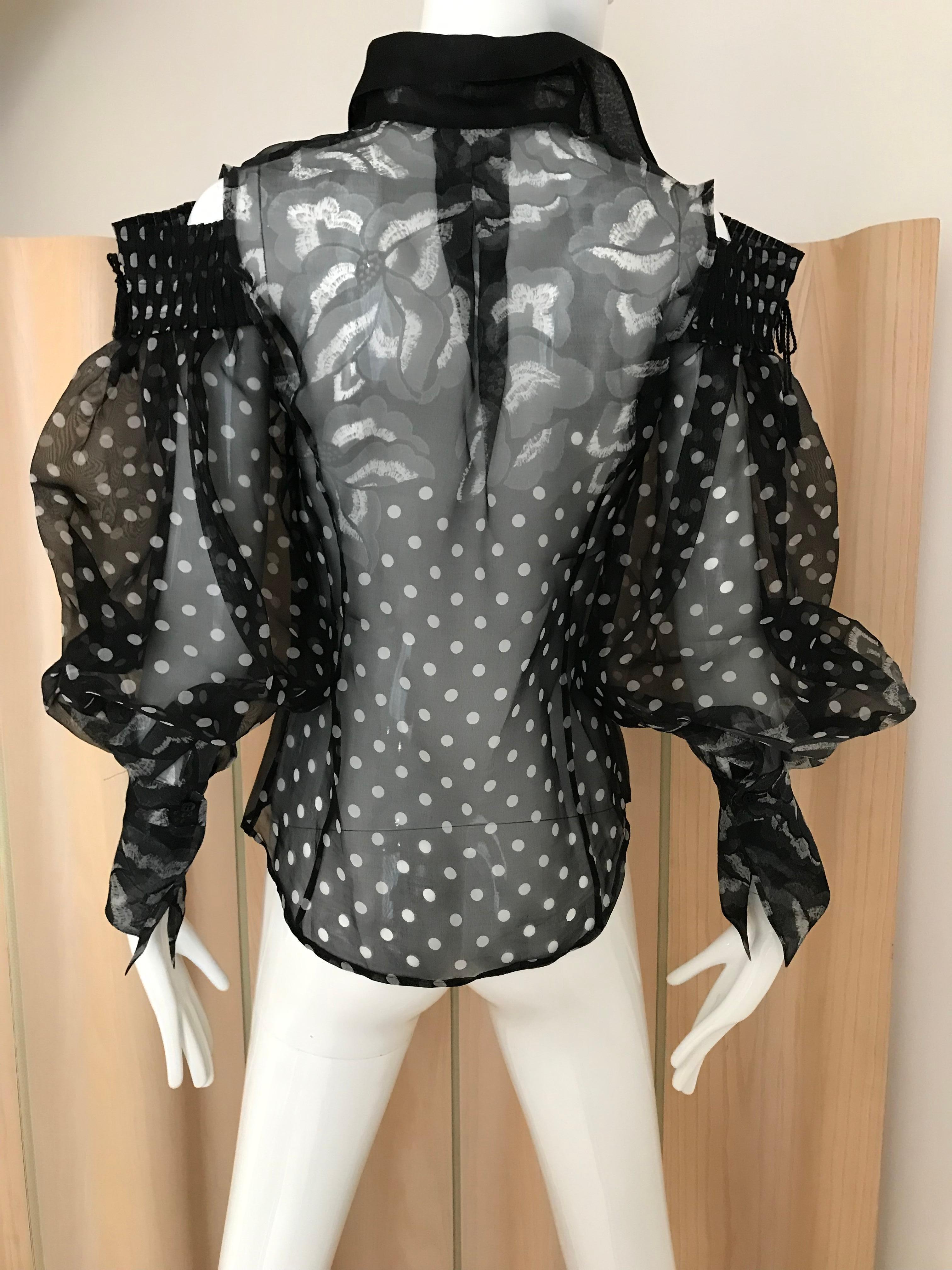 Gianfranco Ferre Black Polka dot Silk Blouse In Excellent Condition For Sale In Beverly Hills, CA