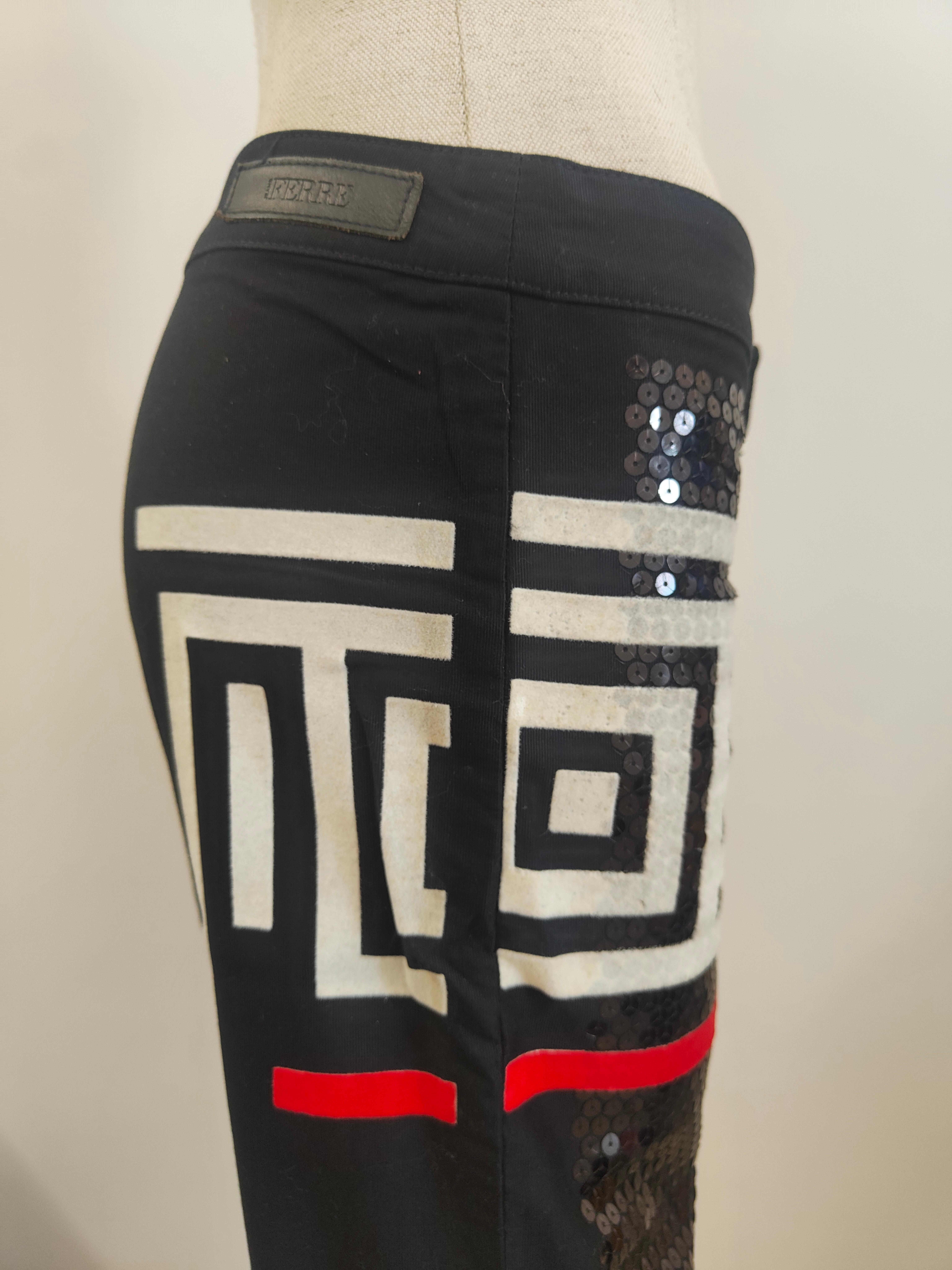 Pantalon en sequins noirs Gianfranco Ferre en vente 1