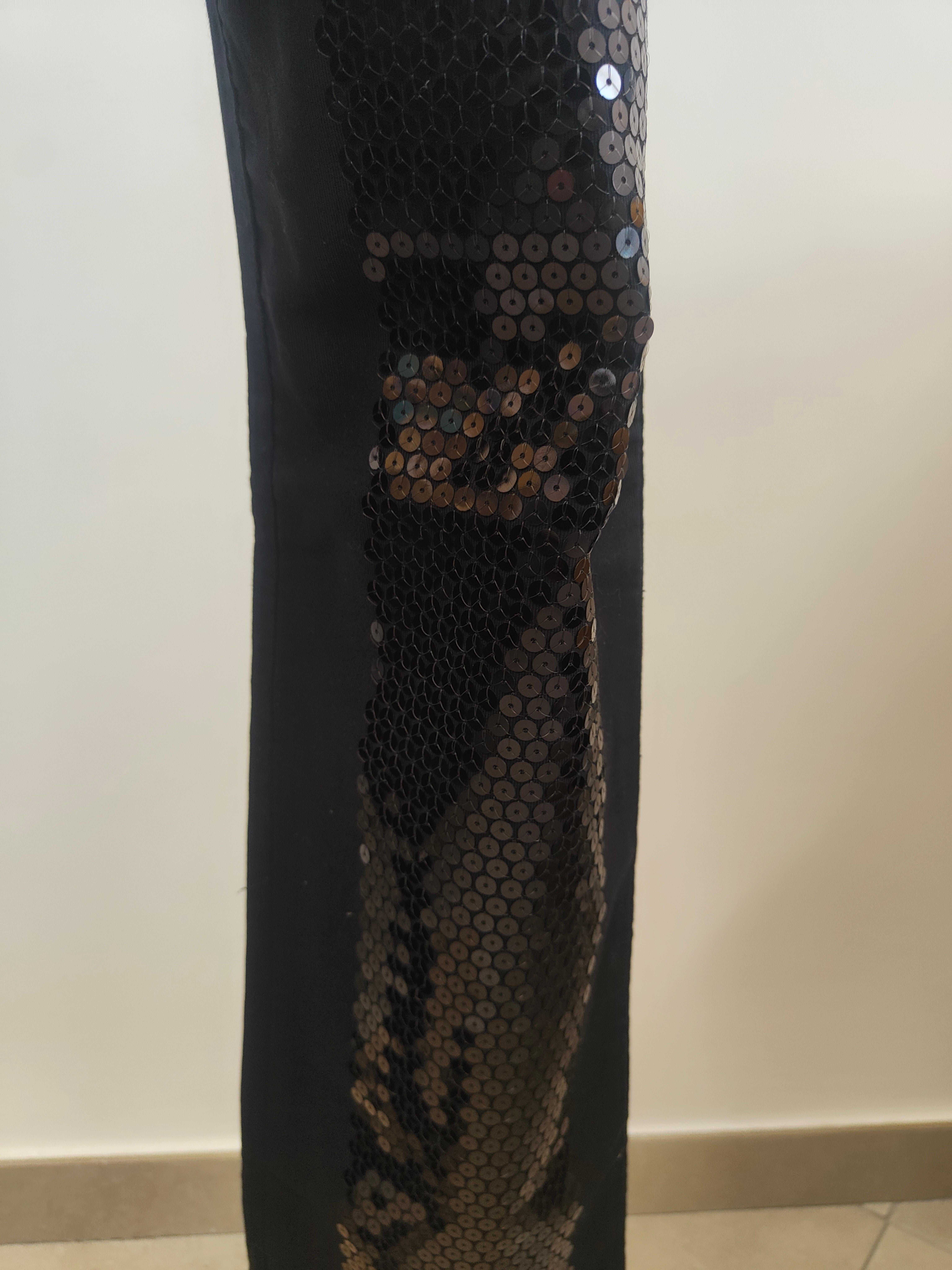 Pantalon en sequins noirs Gianfranco Ferre en vente 3