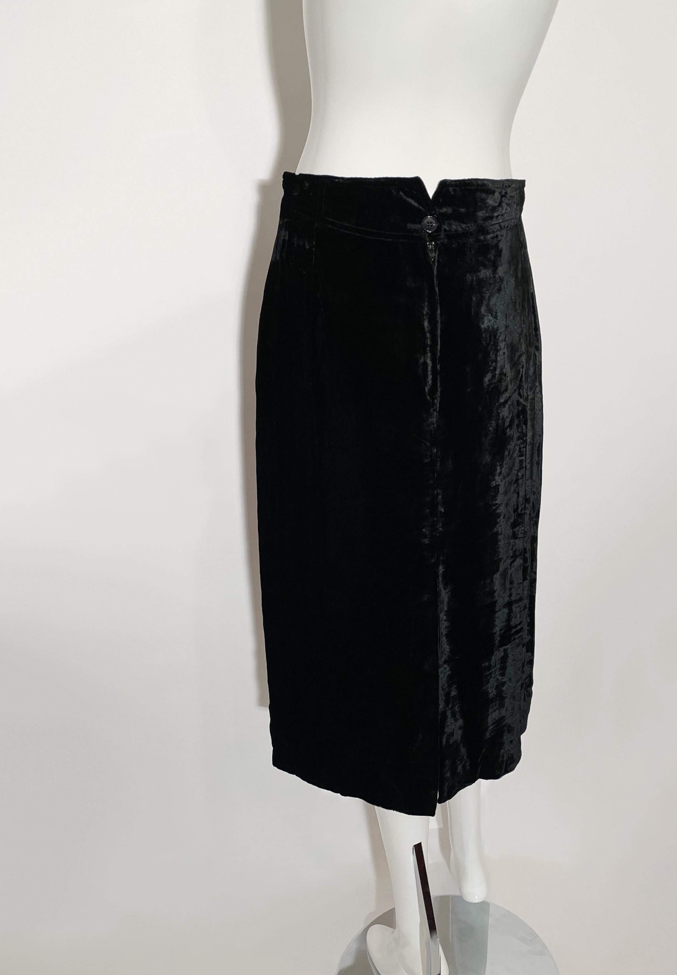 Women's Gianfranco Ferre Black Velvet Midi Skirt  For Sale