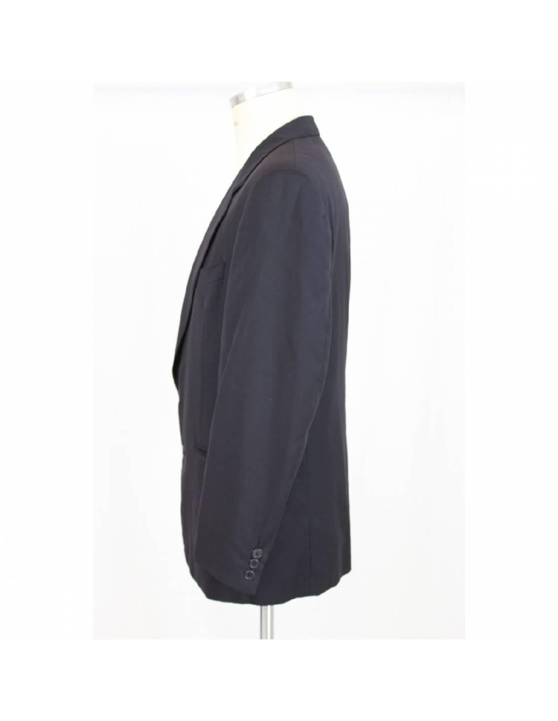 Gianfranco Ferre vintage jacket, blue color, two pockets on the sides and a chest pocket, 100% wool.

Size: 50 It 40 Us 40 Uk

Shoulder: 50 cm
Bust / Chest: 54 cm
Sleeve: 62 cm
Length: 84 cm
Composition: 100% wool
Blue color
Conditions: excellent