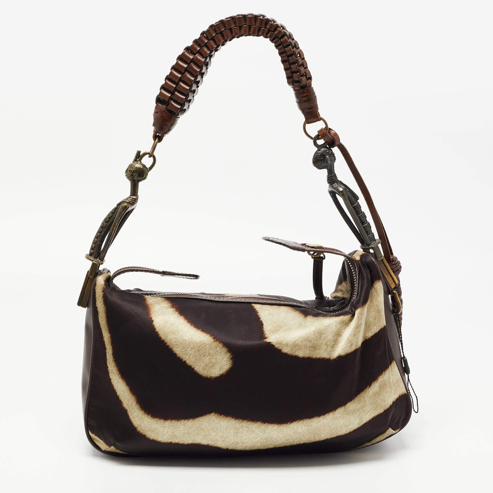 Gianfranco Ferre Brown Sac à bandoulière en cuir et satin imprimé zèbre Tribe Bon état à Dubai, Al Qouz 2
