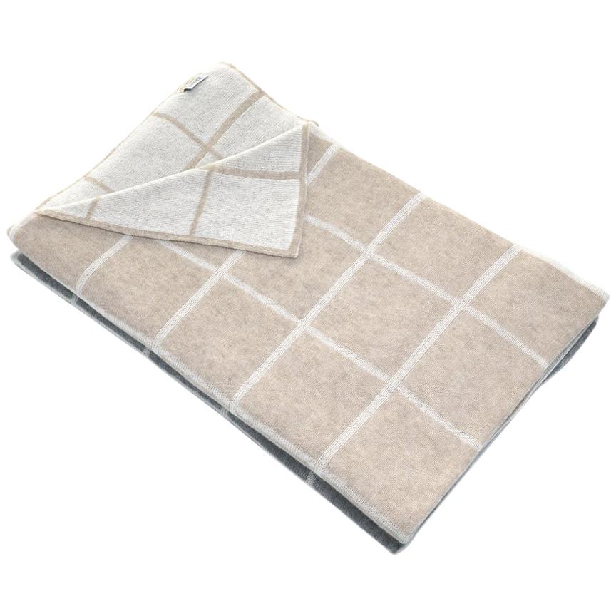 Gianfranco Ferré Buster Throw in Beige Cashmere For Sale