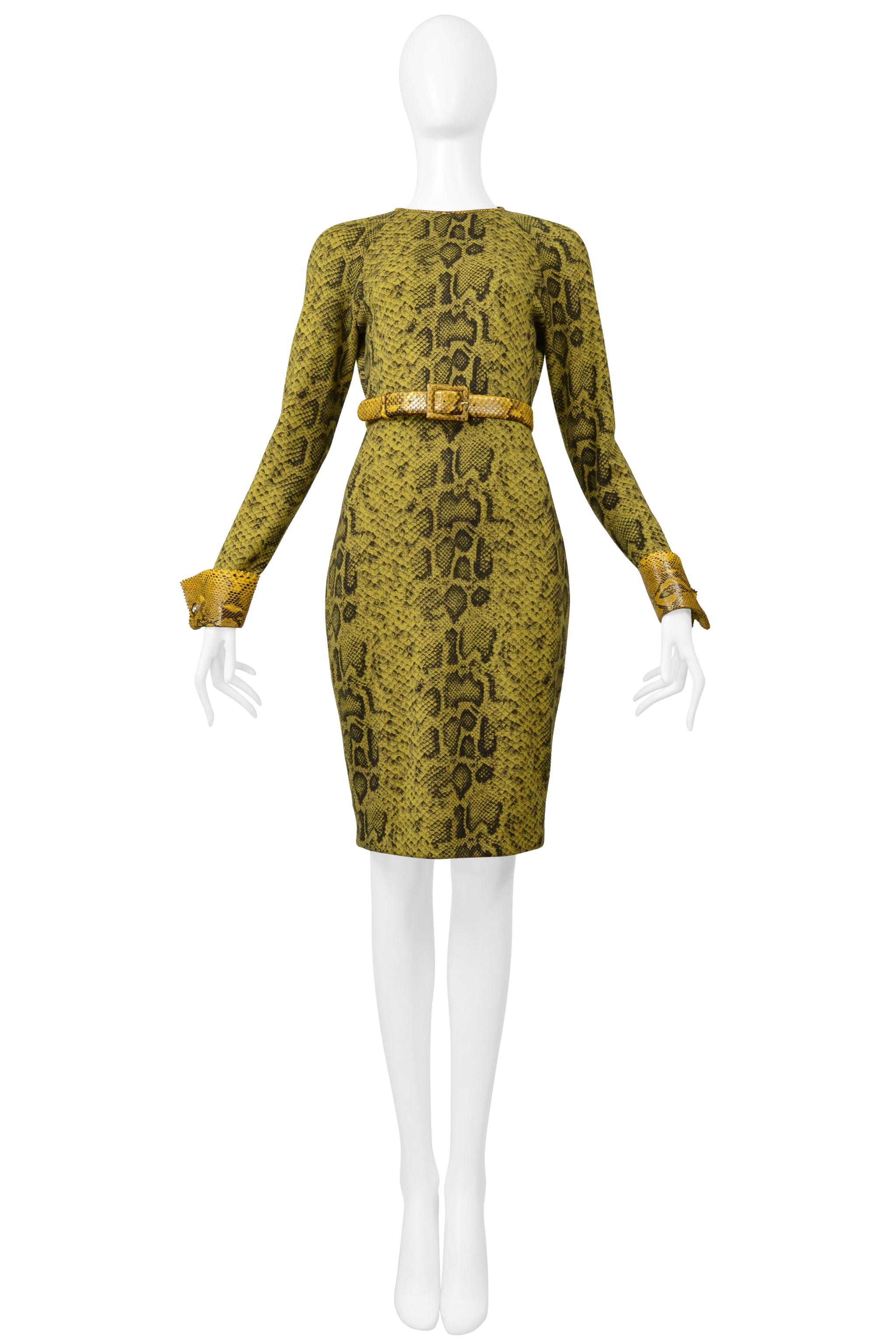Marron Gianfranco Ferre - Robe imprimée serpent chartreuse avec manches et ceinture en vente