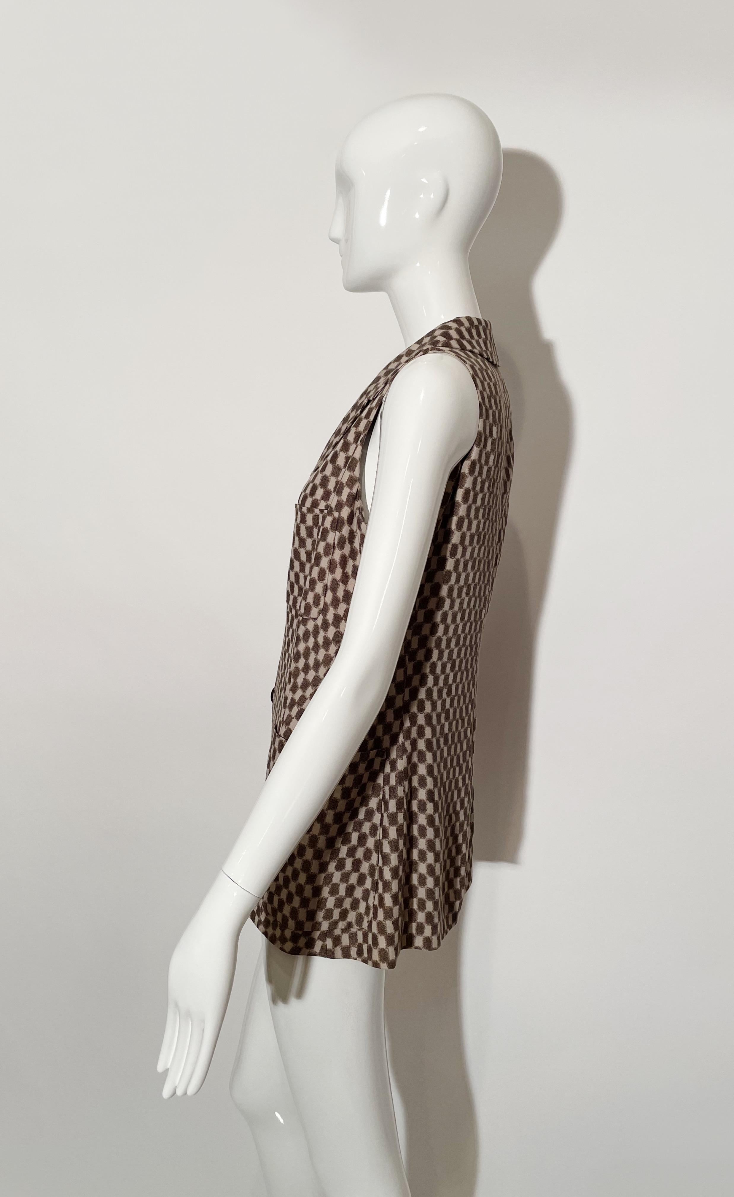 Gianfranco Ferre Checkered Vest  In Excellent Condition For Sale In Waterford, MI