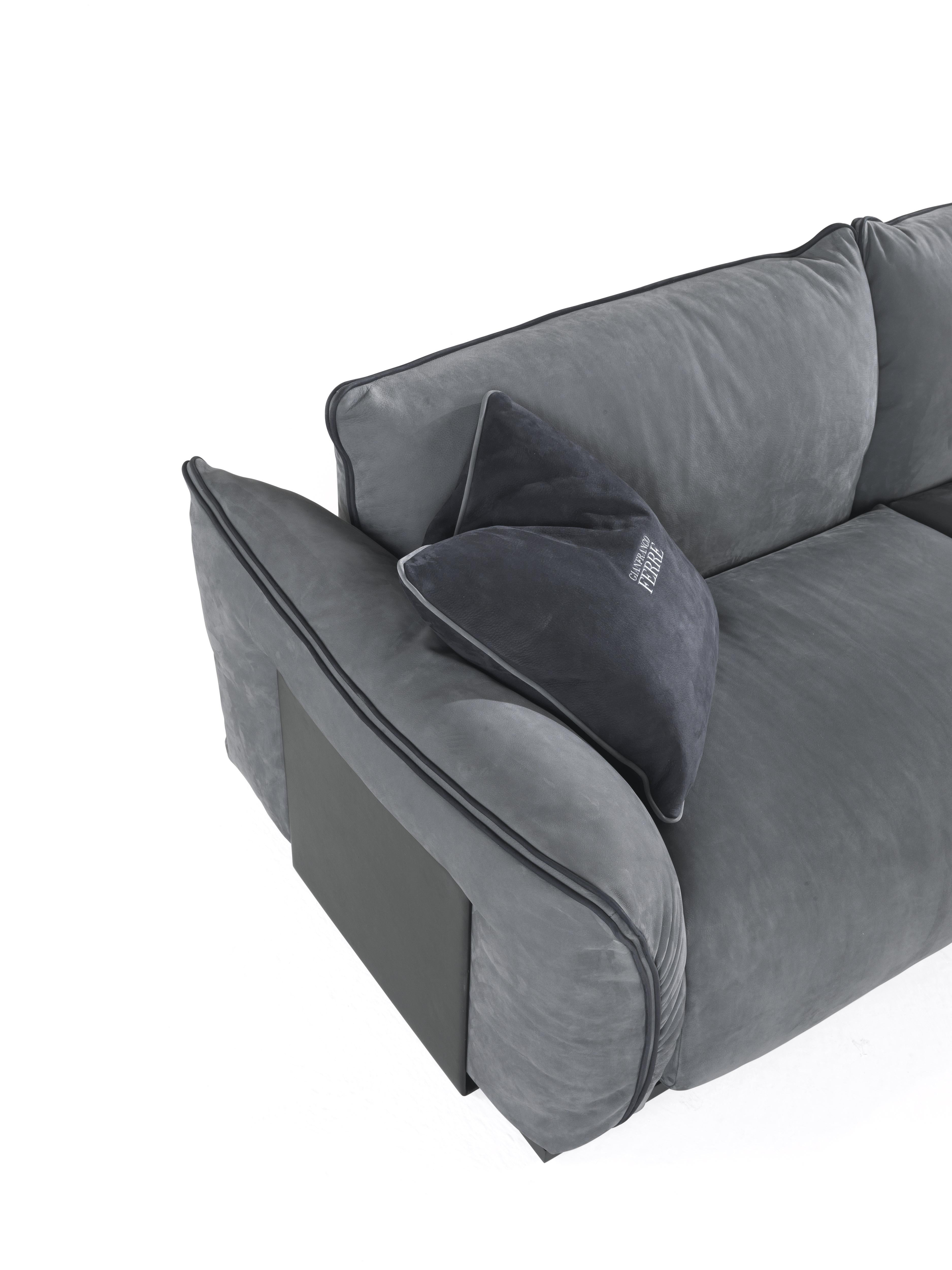 Modern 21st Century Clapton Sofa in Leather by Gianfranco Ferré Home For Sale