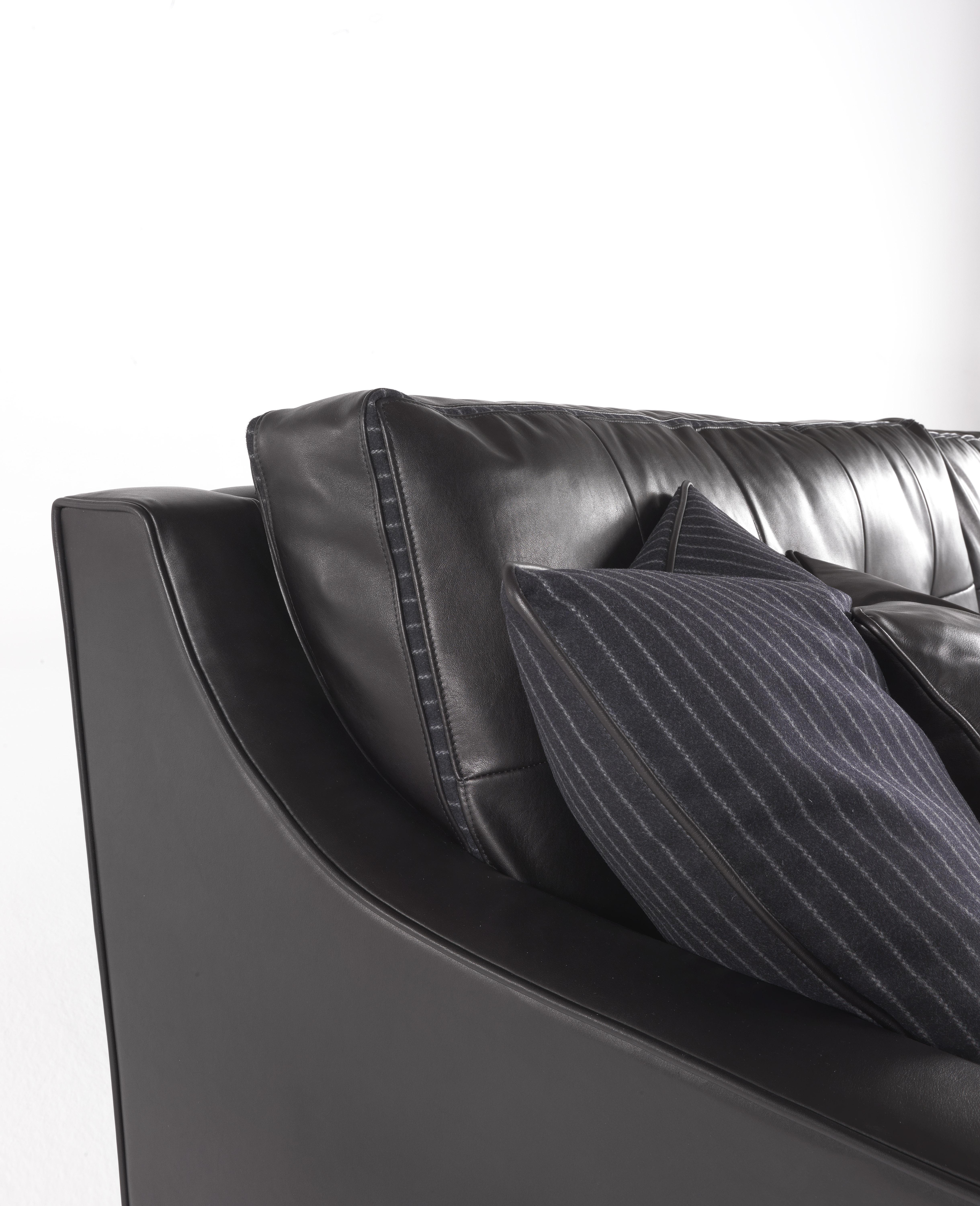 21st Century Clark_2 Sofa in Leather by Gianfranco Ferré Home In New Condition For Sale In Cantù, Lombardia