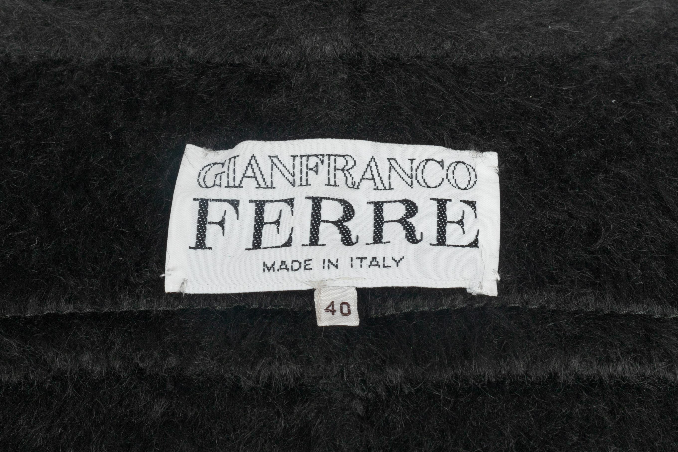 Gianfranco Ferré Mantel Winter 1993 im Angebot 5
