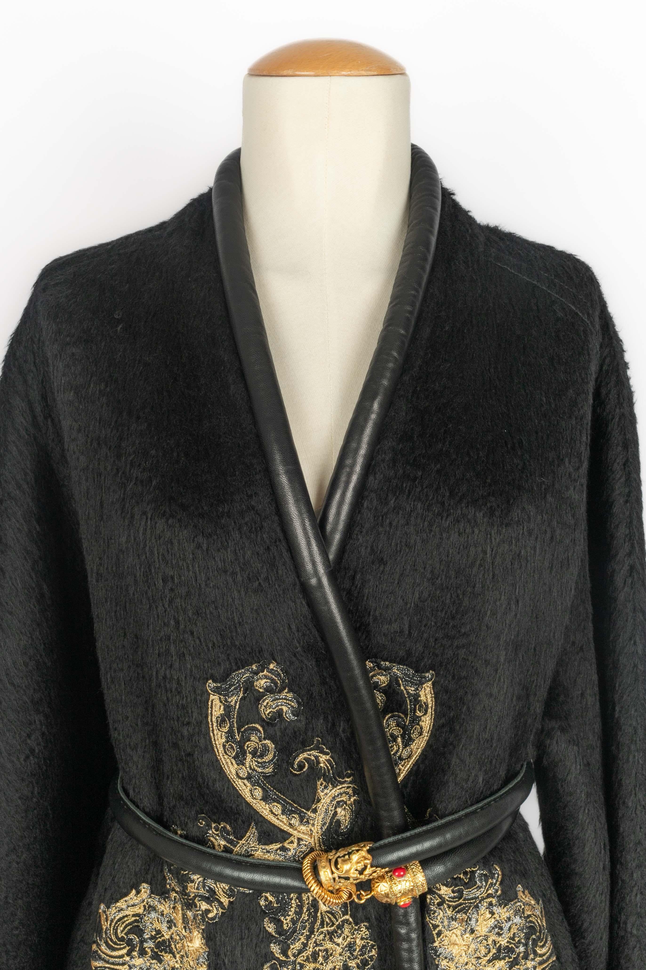 Gianfranco Ferré Mantel Winter 1993 (Schwarz) im Angebot