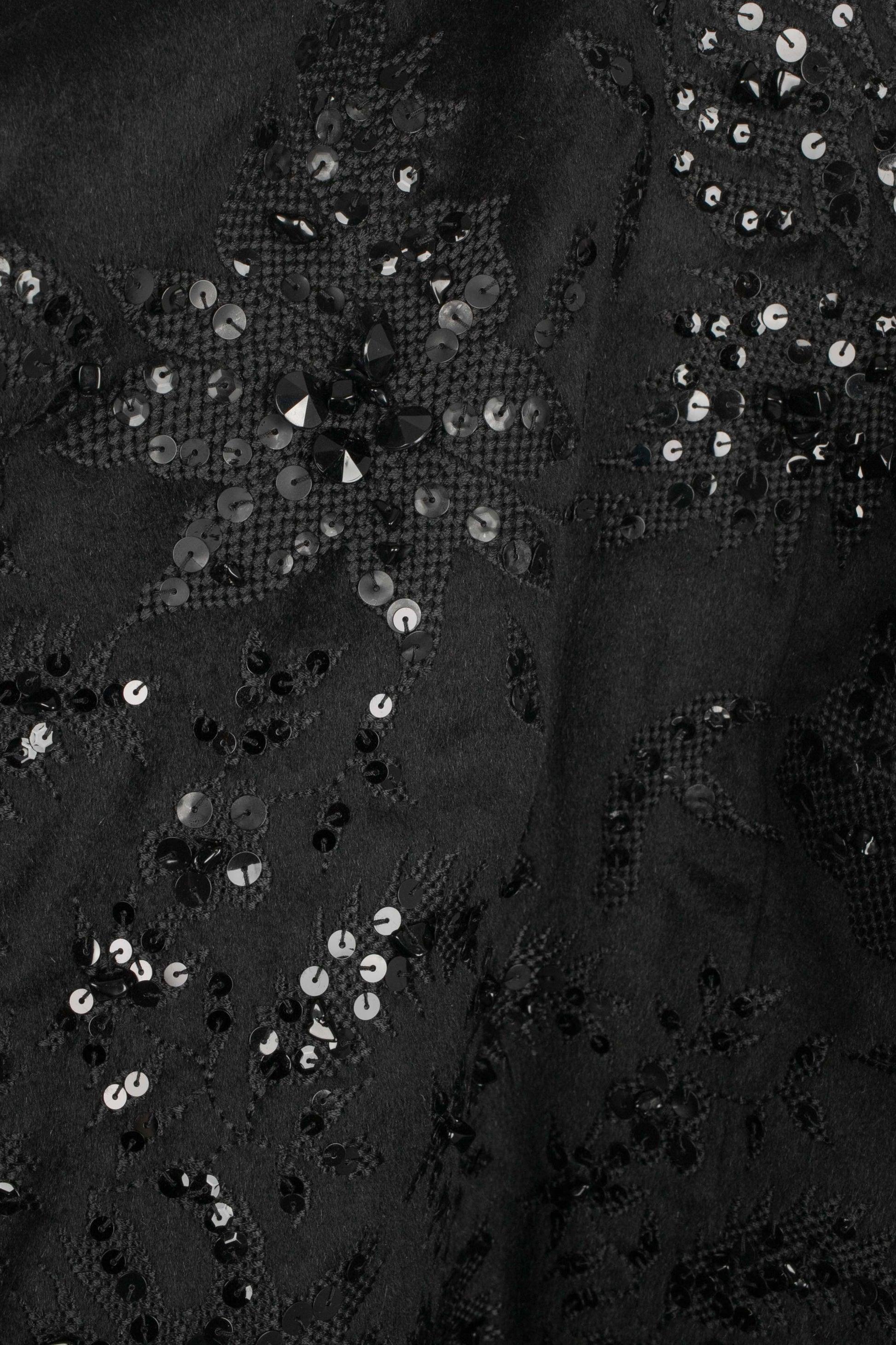 Donna Cappotto di Gianfranco Ferré con motivi, perle e paillettes in vendita