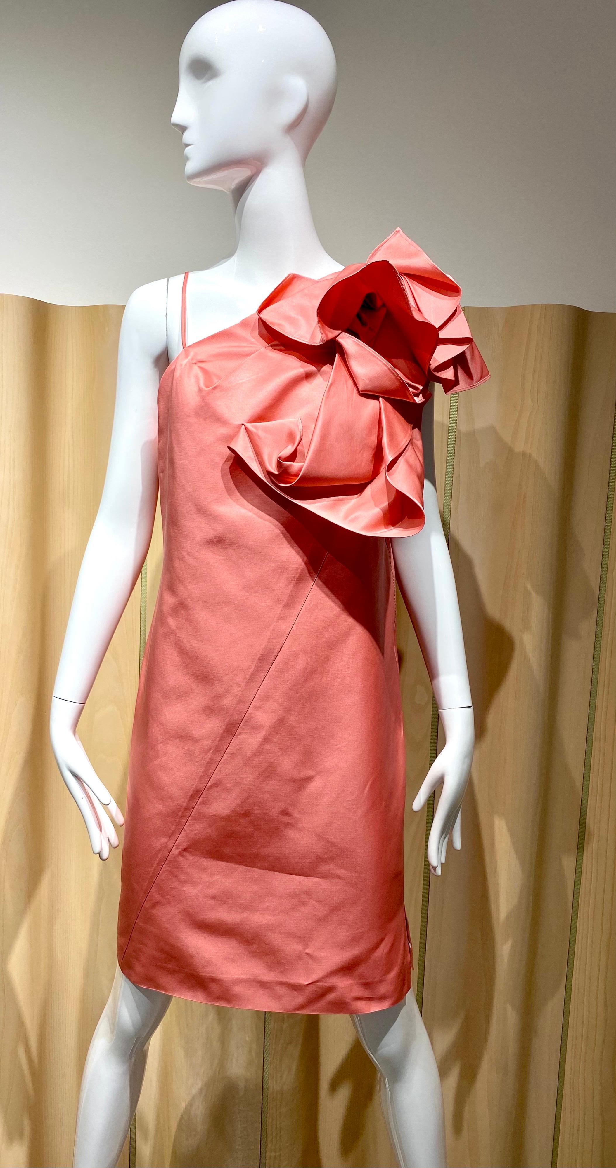 2000s Gianfranco Ferre Coral  cocktail dress with large rosette.
Size : Medium- Large
Bust: 42”/ Waist: 39”/ Hip” 39”/ Dress length: 36” 
