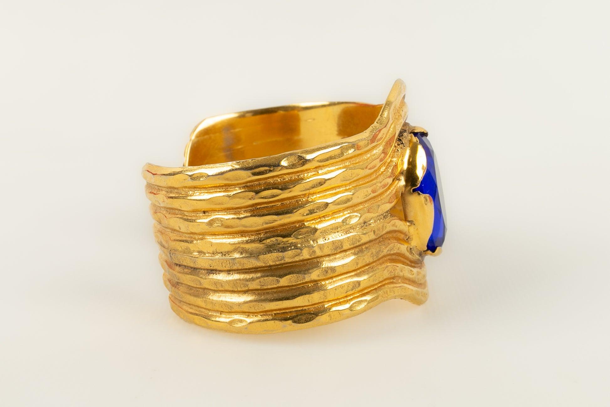 Gianfranco Ferré - Bracelet manchette en métal doré en vente 1