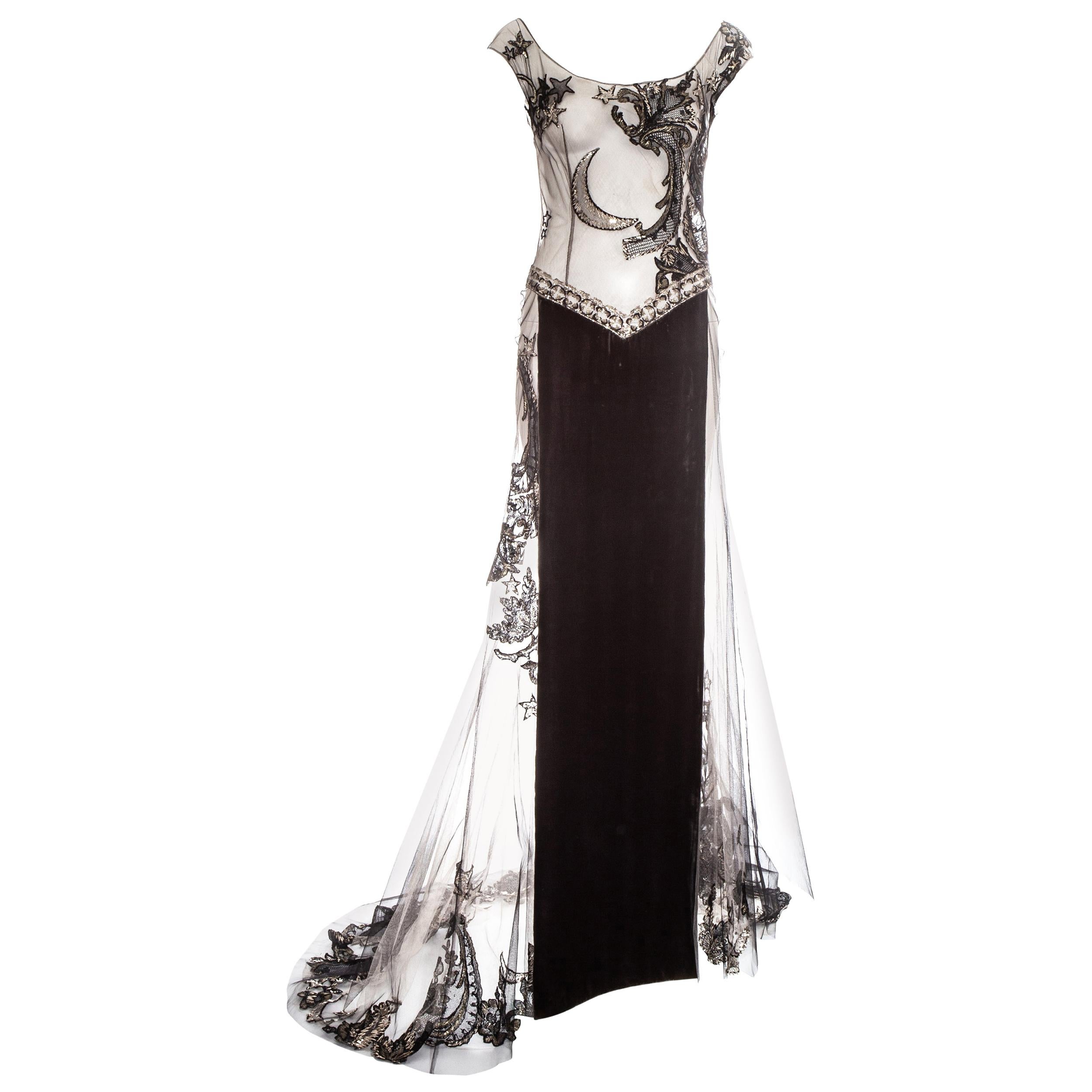 Gianfranco Ferre vestido de noche de tul bordado y terciopelo, fw 1998 en venta