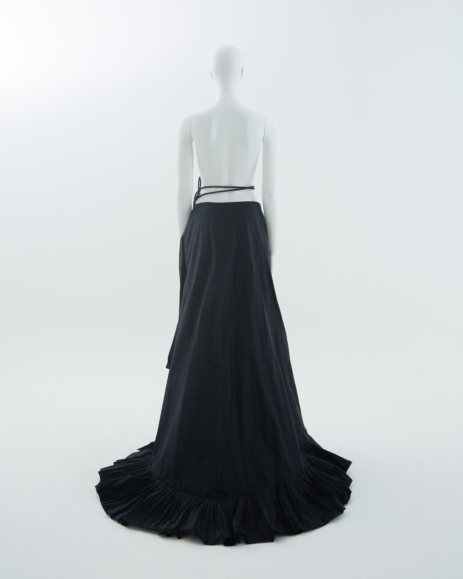 Gianfranco Ferrè F/W 2000 black plated  taffeta skirt and white silk blouse set For Sale 3