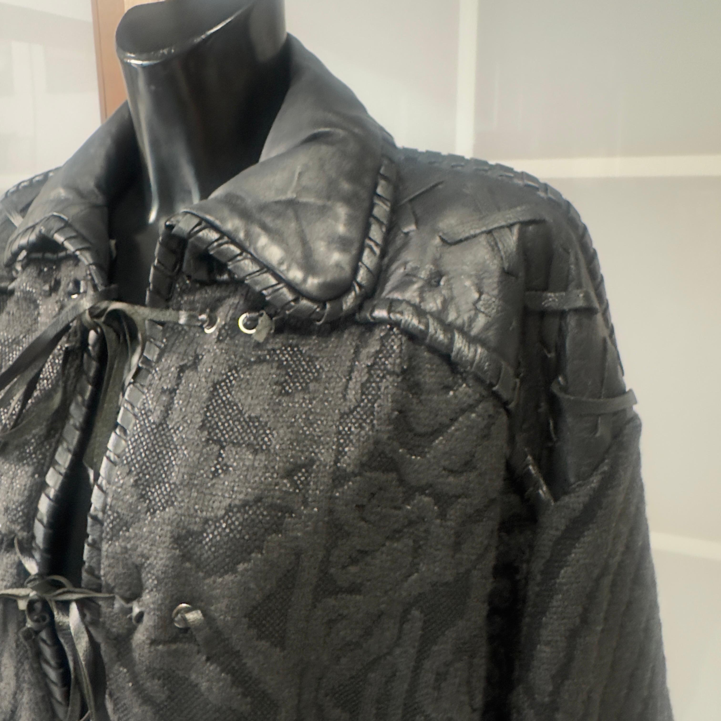 Gianfranco Ferré Vintage Jacket in Black Jacquard Fabric with Leather Inserts For Sale 2