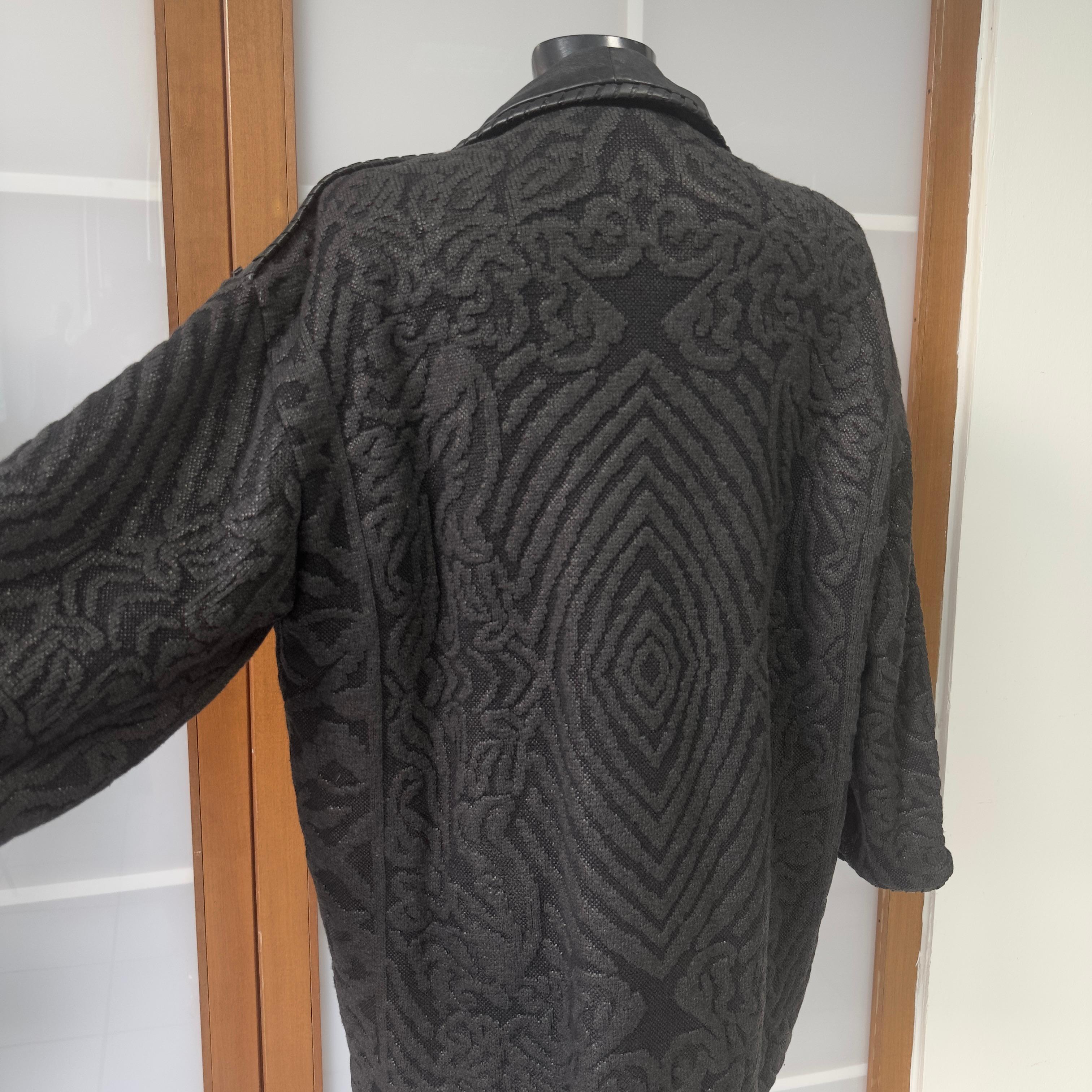 Gianfranco Ferré Vintage Jacket in Black Jacquard Fabric with Leather Inserts For Sale 5