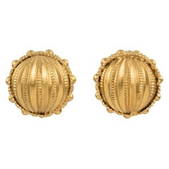 Boucles d'oreilles à clip boutons en métal doré Gianfranco Ferre