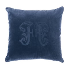 Coussin bleu gothique du 21e siècle avec logo gothique par Gianfranco Ferré Home