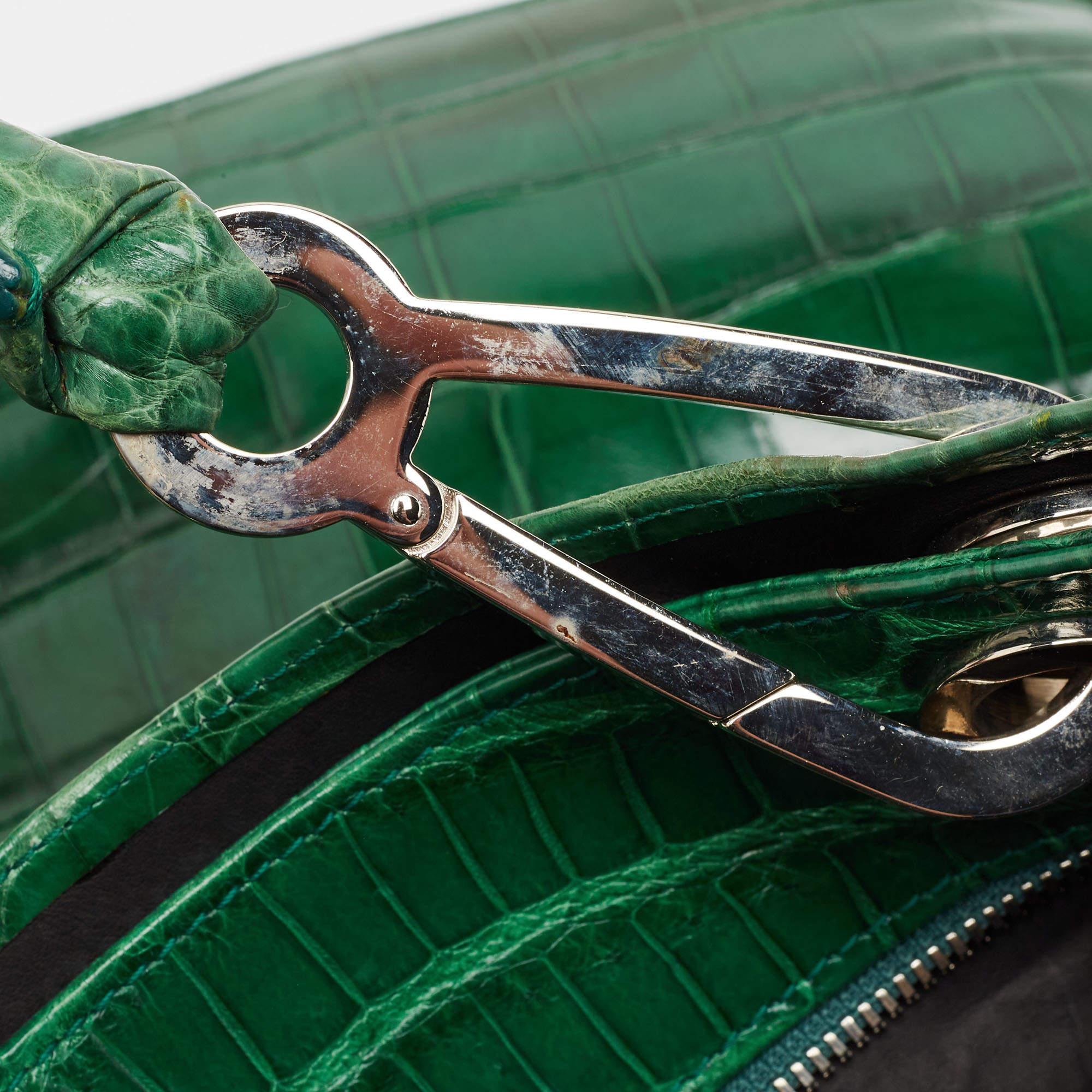 Sac cabas Gianfranco Ferre vert crocodile à œillets en vente 6