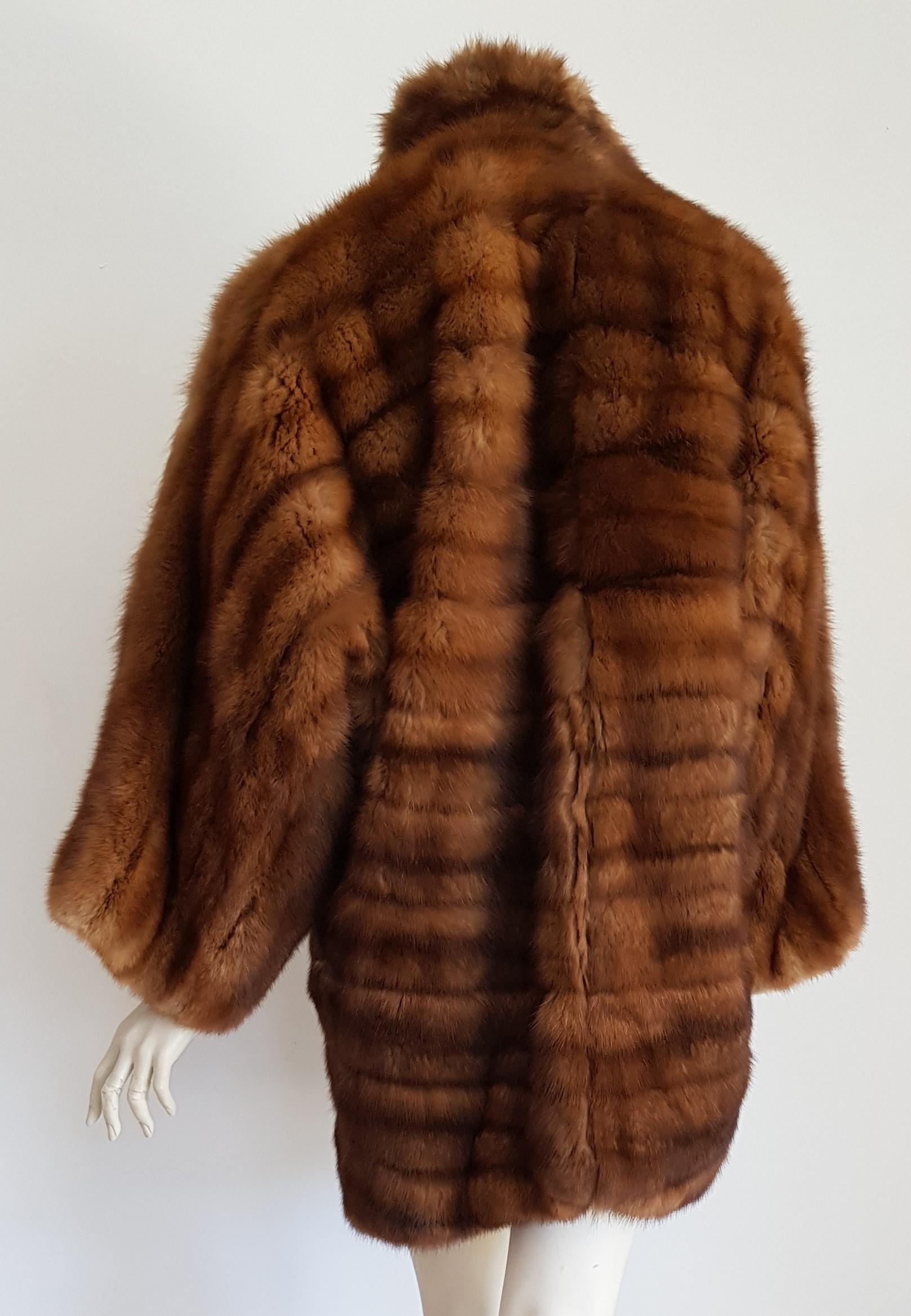 Gianfranco FERRÉ Haute Couture Brown Wild Russian Barguzinsky Sable Silk lined Fur Coat. Excellent condition. Kept in a cold room.
 
SIZE: equivalent to about Small / Medium / Large / XL / XXL, please review approx measurements as follows in cm: