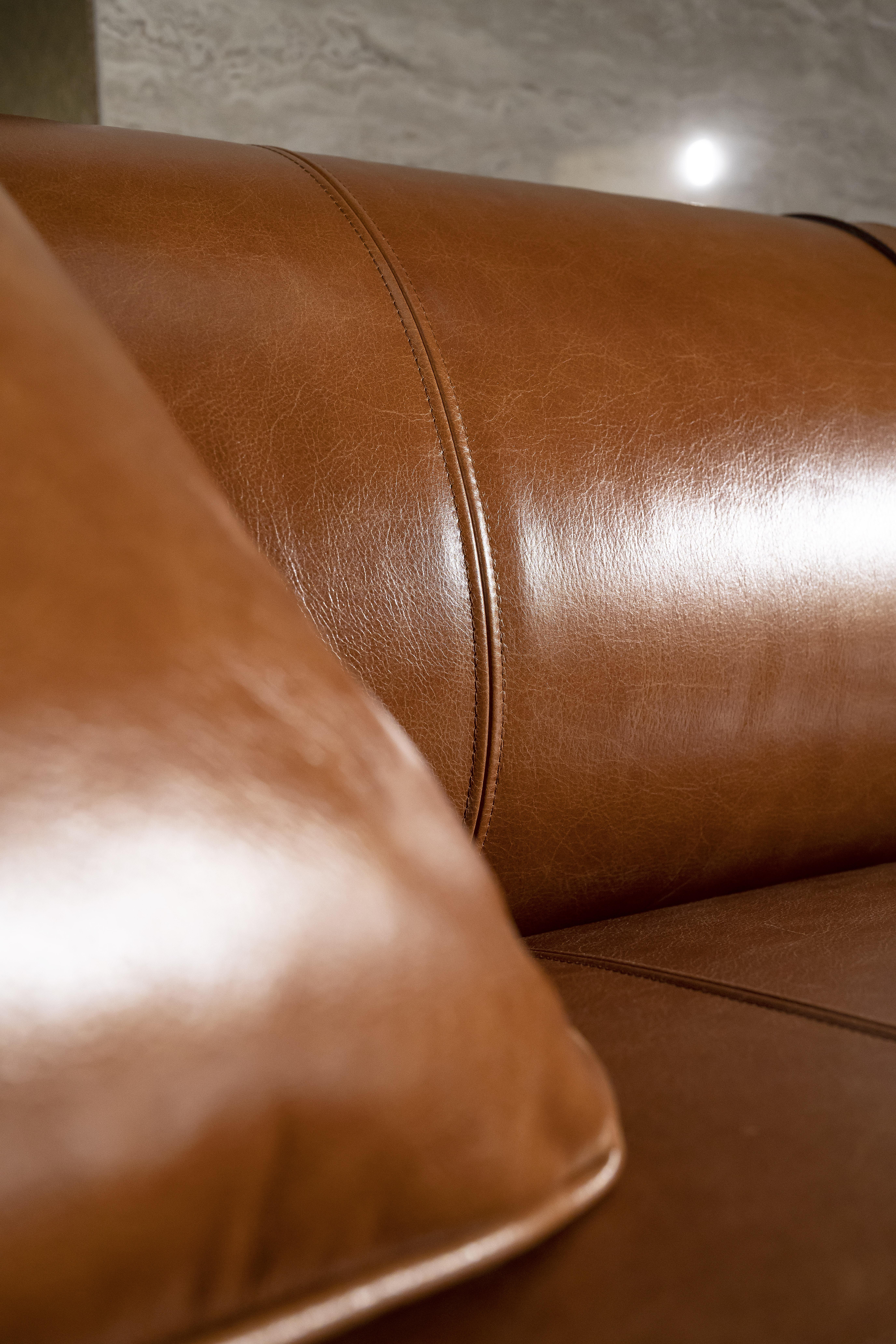 Modern 21st Century Phoenix Sofa in Leather by Gianfranco Ferré Home For Sale