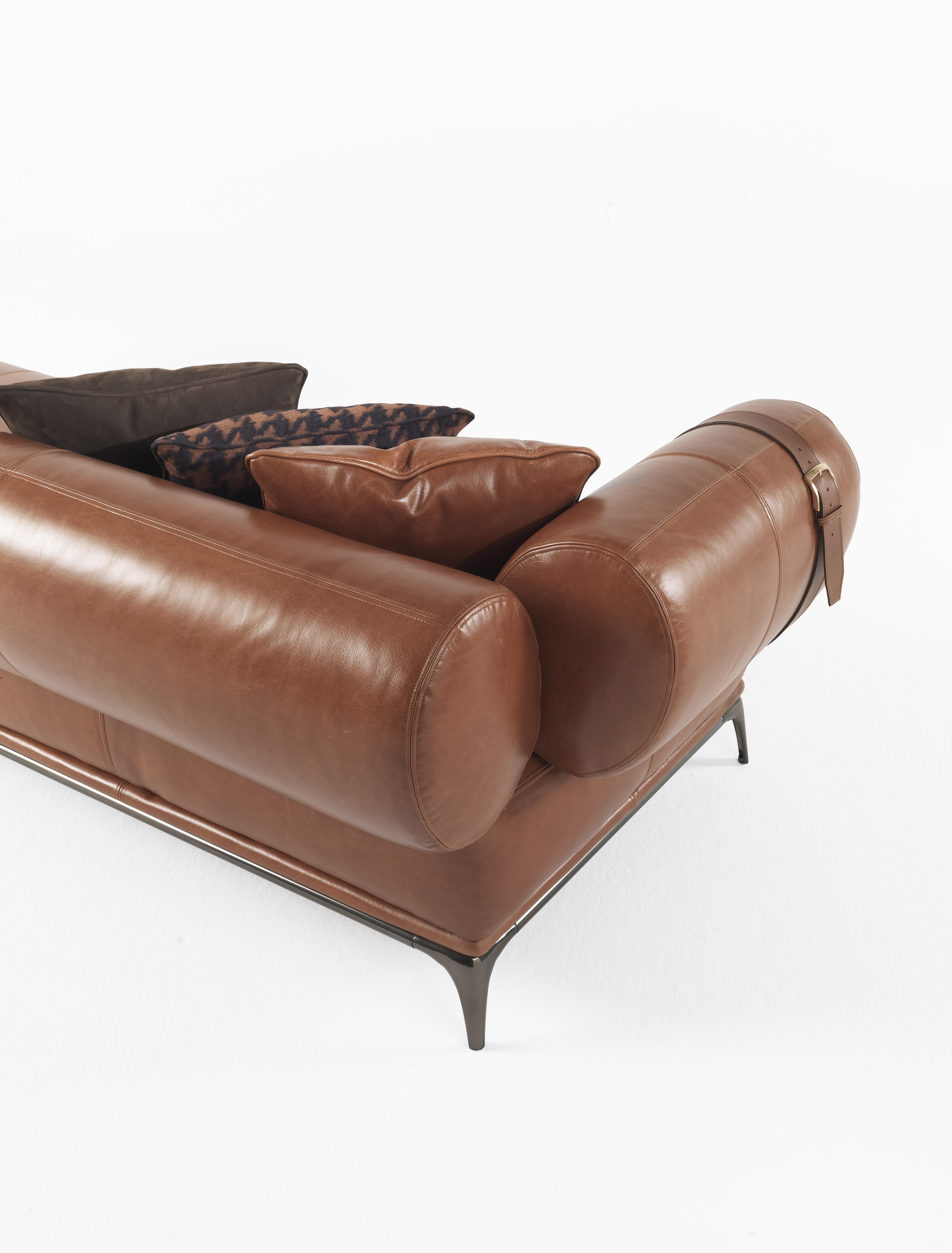 Sofá Phoenix Siglo XXI en piel by Gianfranco Ferré Home en Nuevo estado para la venta en Cantù, Lombardia