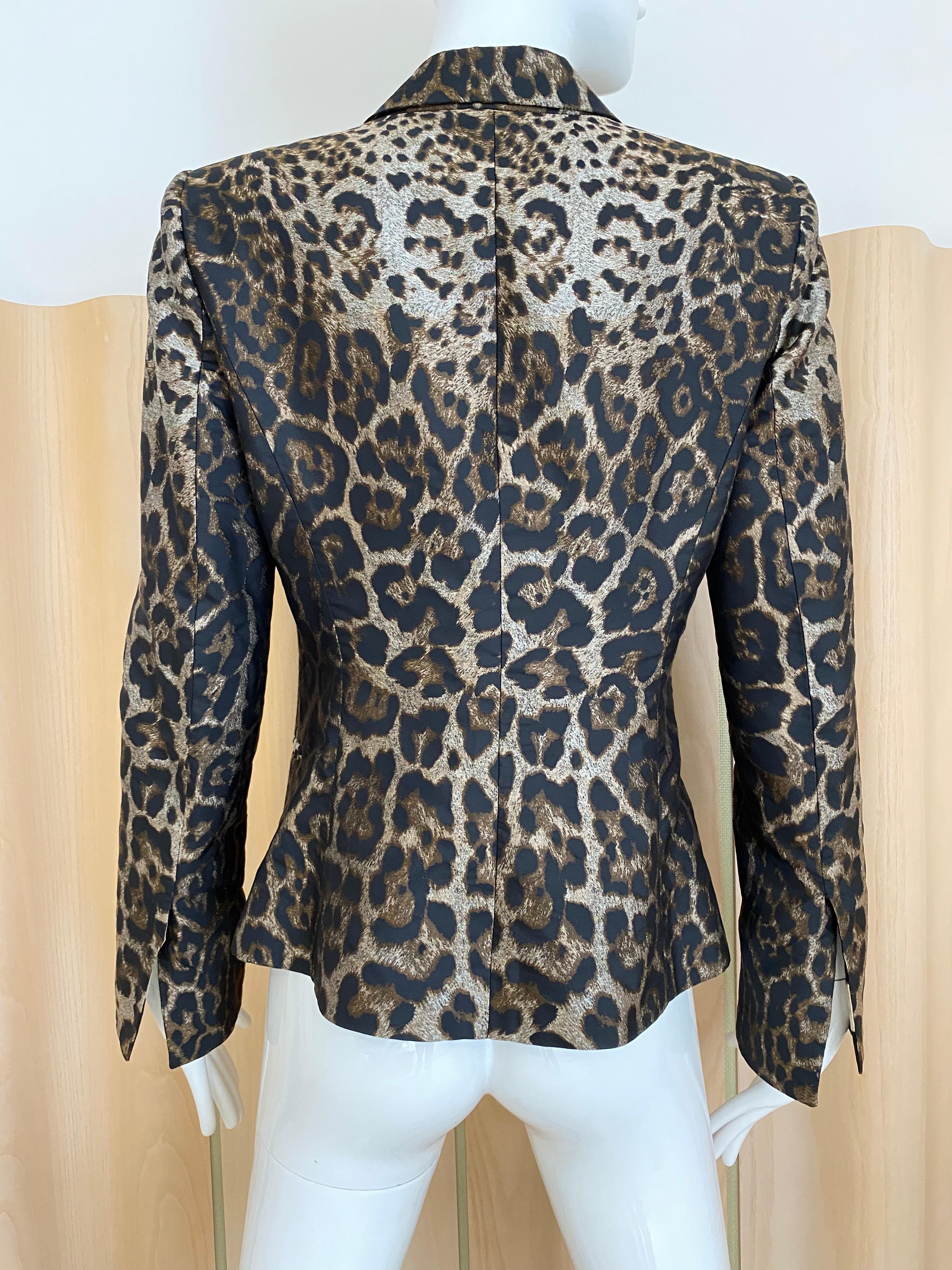 Seidenblazer mit Leopardenmuster von Gianfranco Ferre im Zustand „Hervorragend“ im Angebot in Beverly Hills, CA