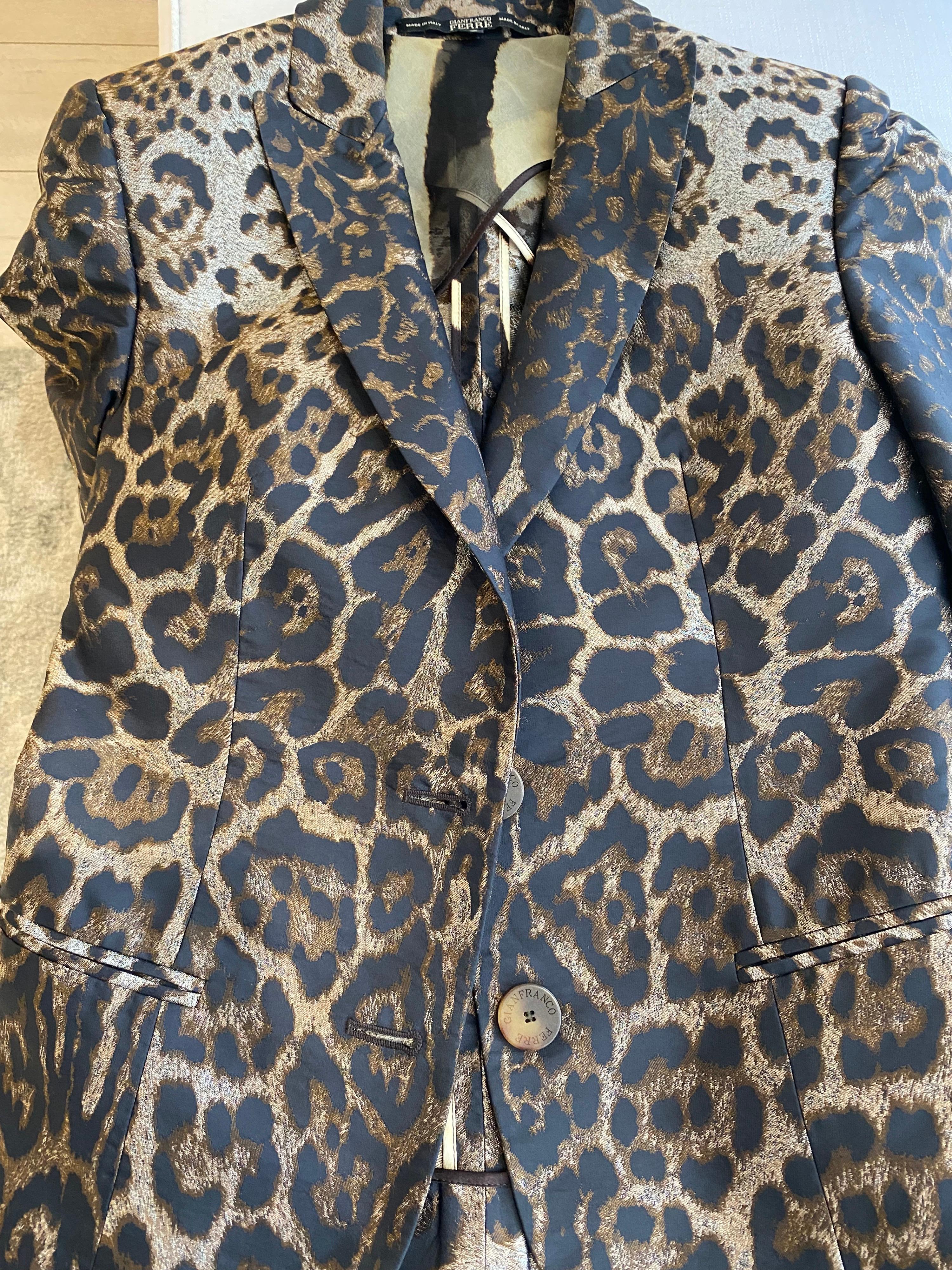 Women's Gianfranco Ferre Leopard Print Silk Blazer Jacket For Sale