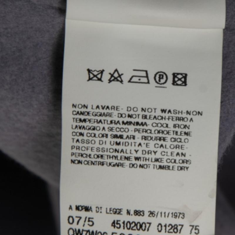 Gianfranco Ferre Cappotto in lana viola chiaro con dettaglio a pieghe XL In condizioni buone in vendita a Dubai, Al Qouz 2