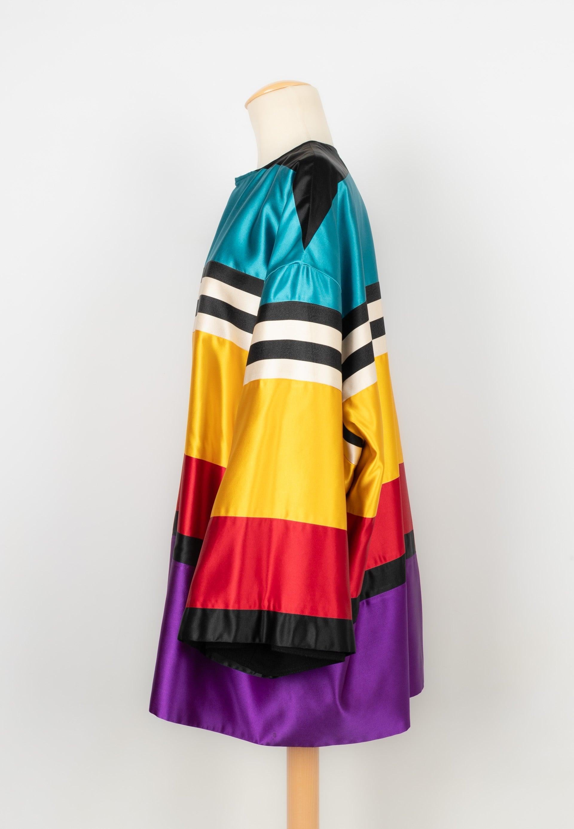 Gianfranco Ferré Multicolored Silk Jacket with Black Wool Lining In Good Condition For Sale In SAINT-OUEN-SUR-SEINE, FR