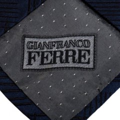 Cravate en soie brodée bleu marine Gianfranco Ferre